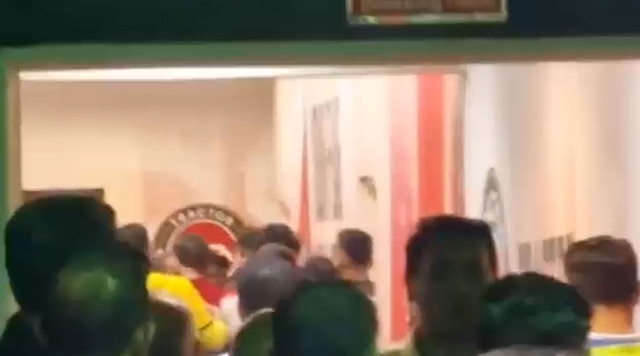 لحظات درگیری شجاع خلیل‌زاده و رامین رضاییان