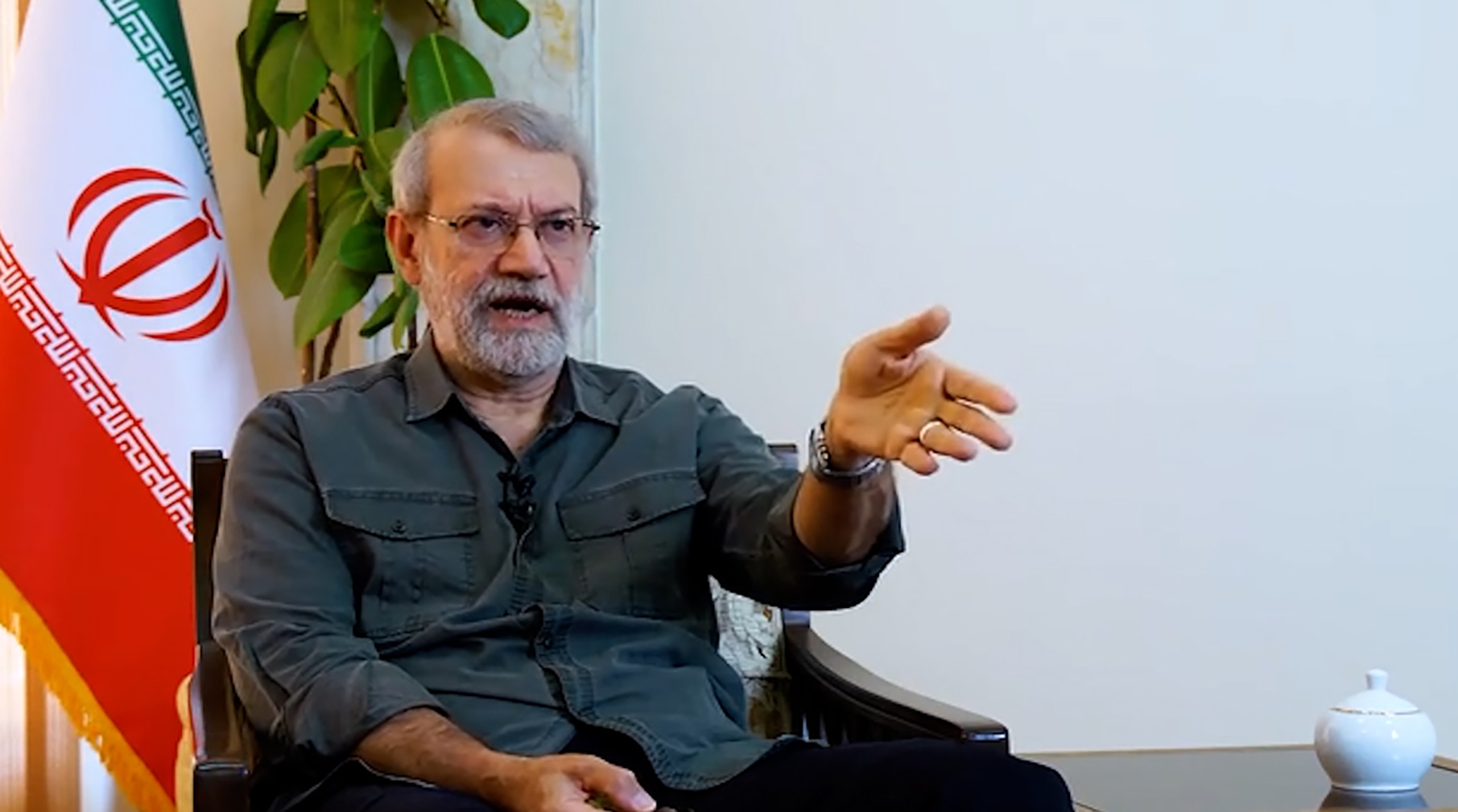 لاریجانی: گروسی لکه ننگ کارنامه‌ آژانس است!