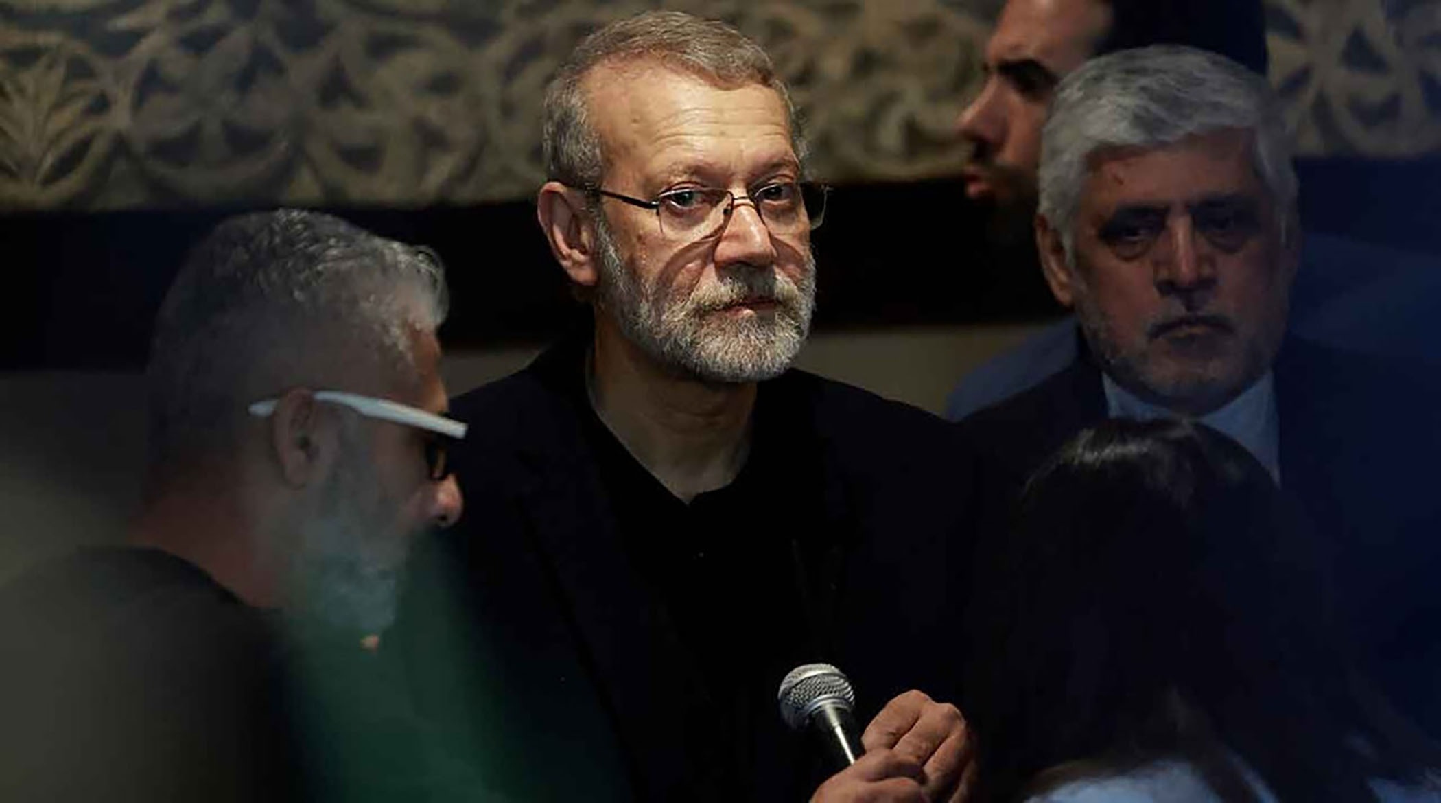 لاریجانی: این یعنی می‌گوییم اسرائیل شما را بزند!