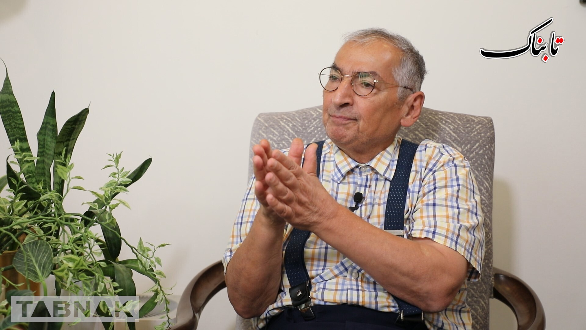 امام ابتدا گفت دانشجویان را از سفارت آمریکا بیرون کنید/ماجرای طبس برای آزادسازی گروگان ها بود، نه حمله به ایران!