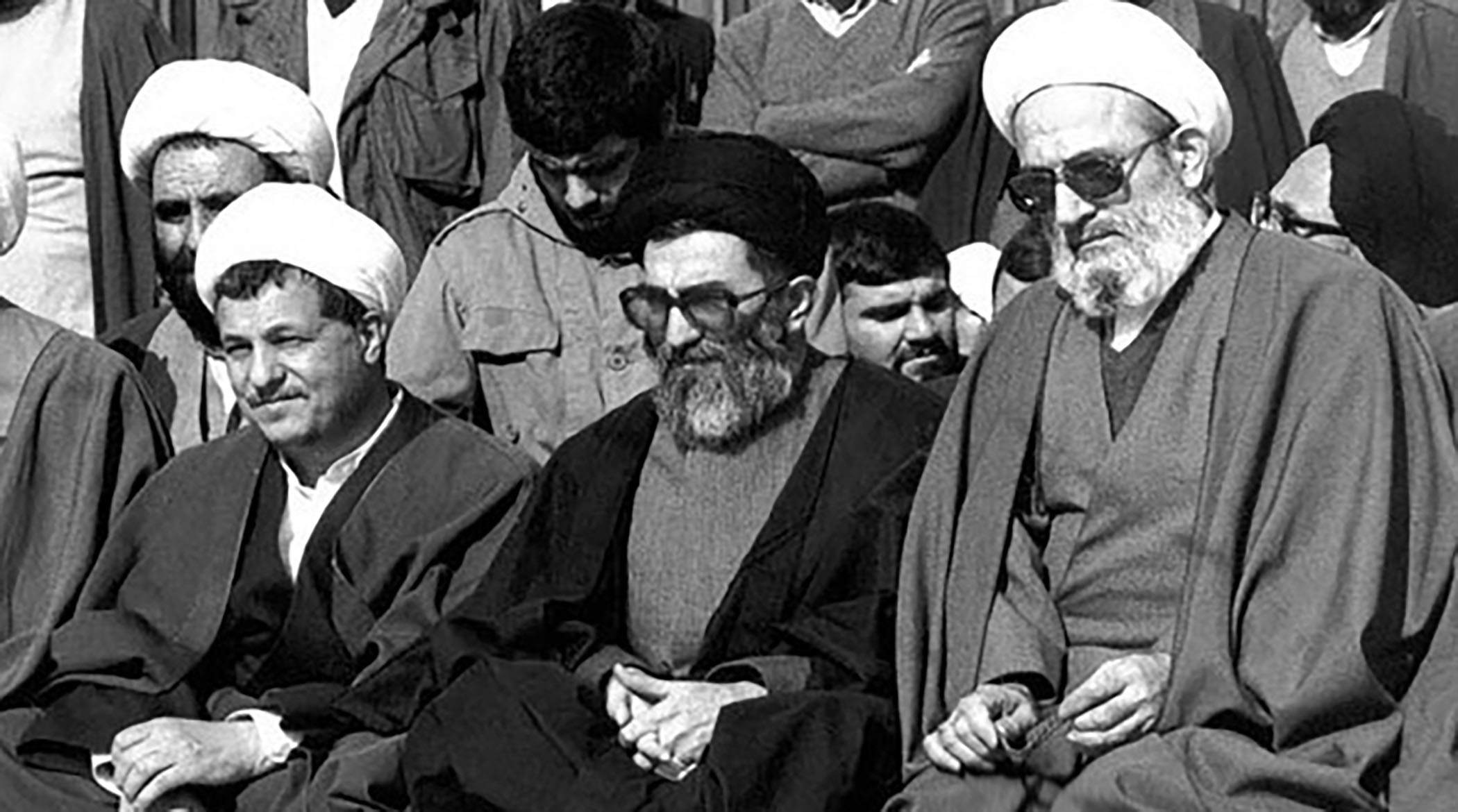 این روحانی گفت سفارت آمریکا نماز خواندن ندارد!