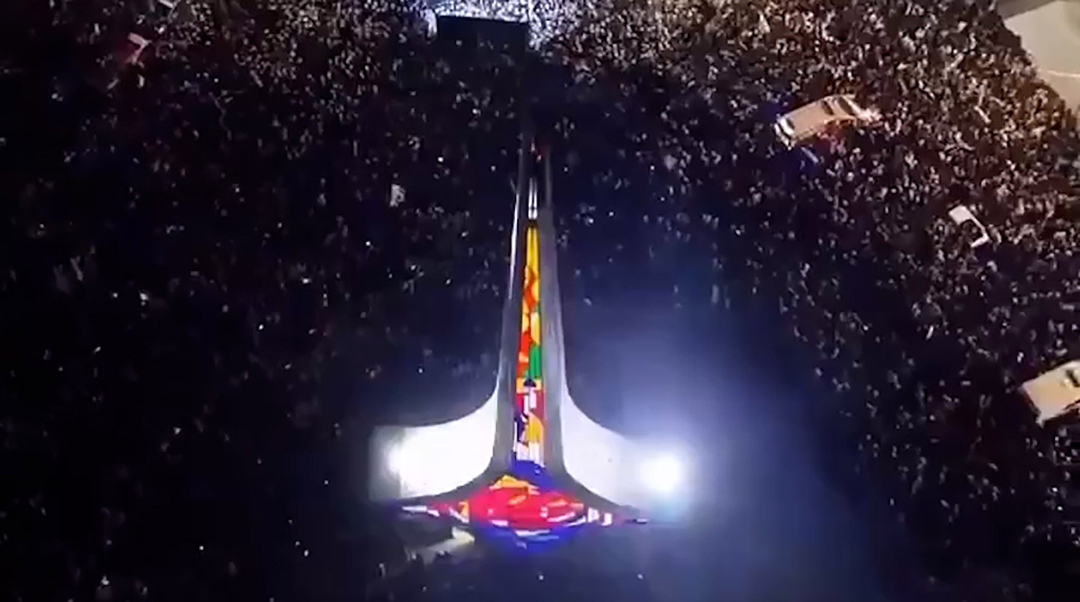 جشن سقوط بشار اسد در میدان اموی دمشق