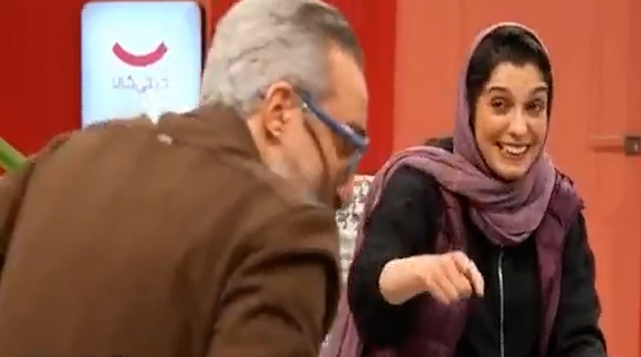 کرکر خنده الیکا عبدالرزاقی با امیرمهدی ژوله درباره مرگ پدرش!