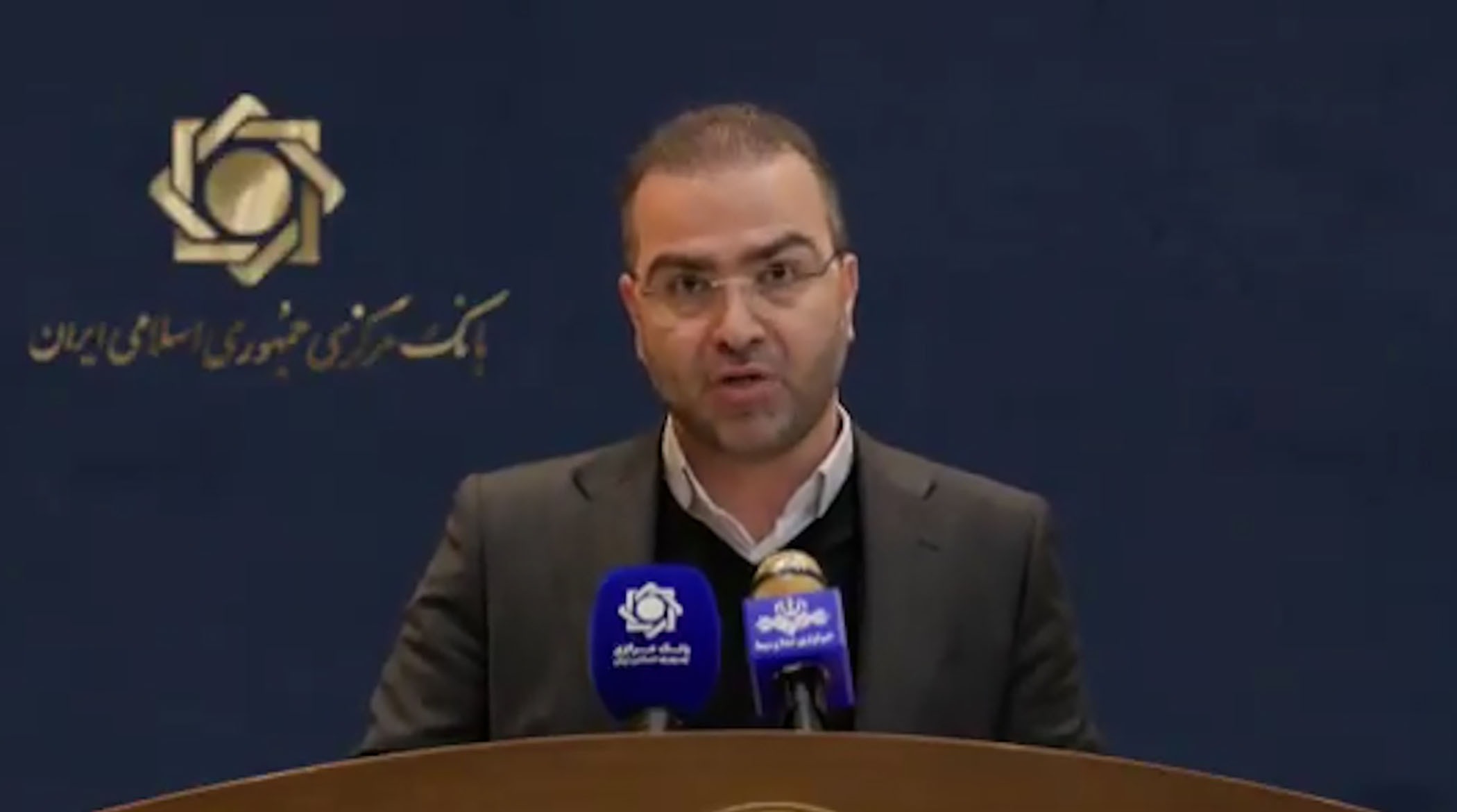 جوان 23 ساله دلارفروش ایرانی با گردش مالی 13000000000000!