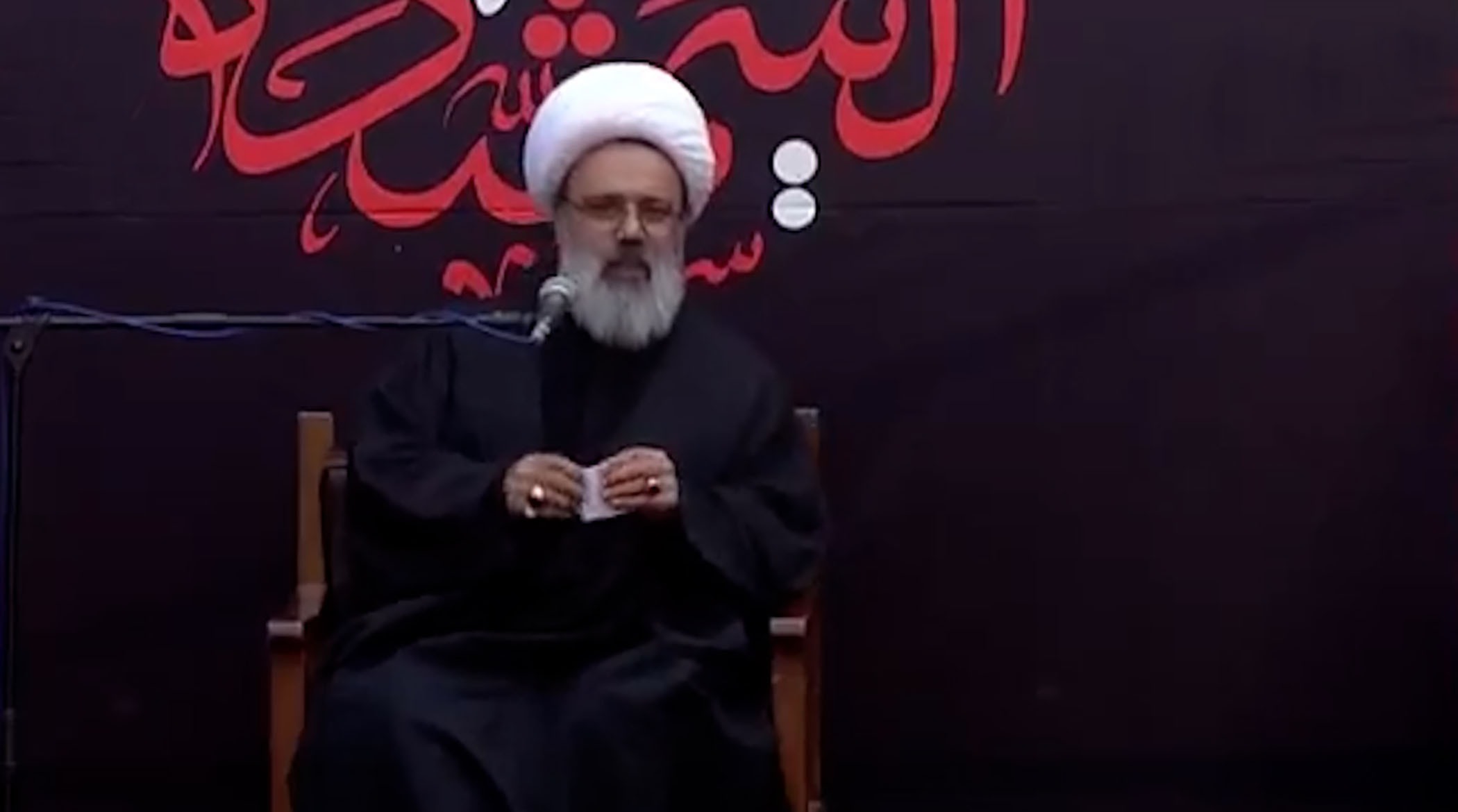 یک روحانی: مردم تهران! تکلیف‌تان را معلوم کنید؛ طرفدار که هستید؟! / لباس خواب‌تان را در خیابان نپوشید