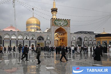 عکس: بارش باران بهاری در حرم مطهر رضوی