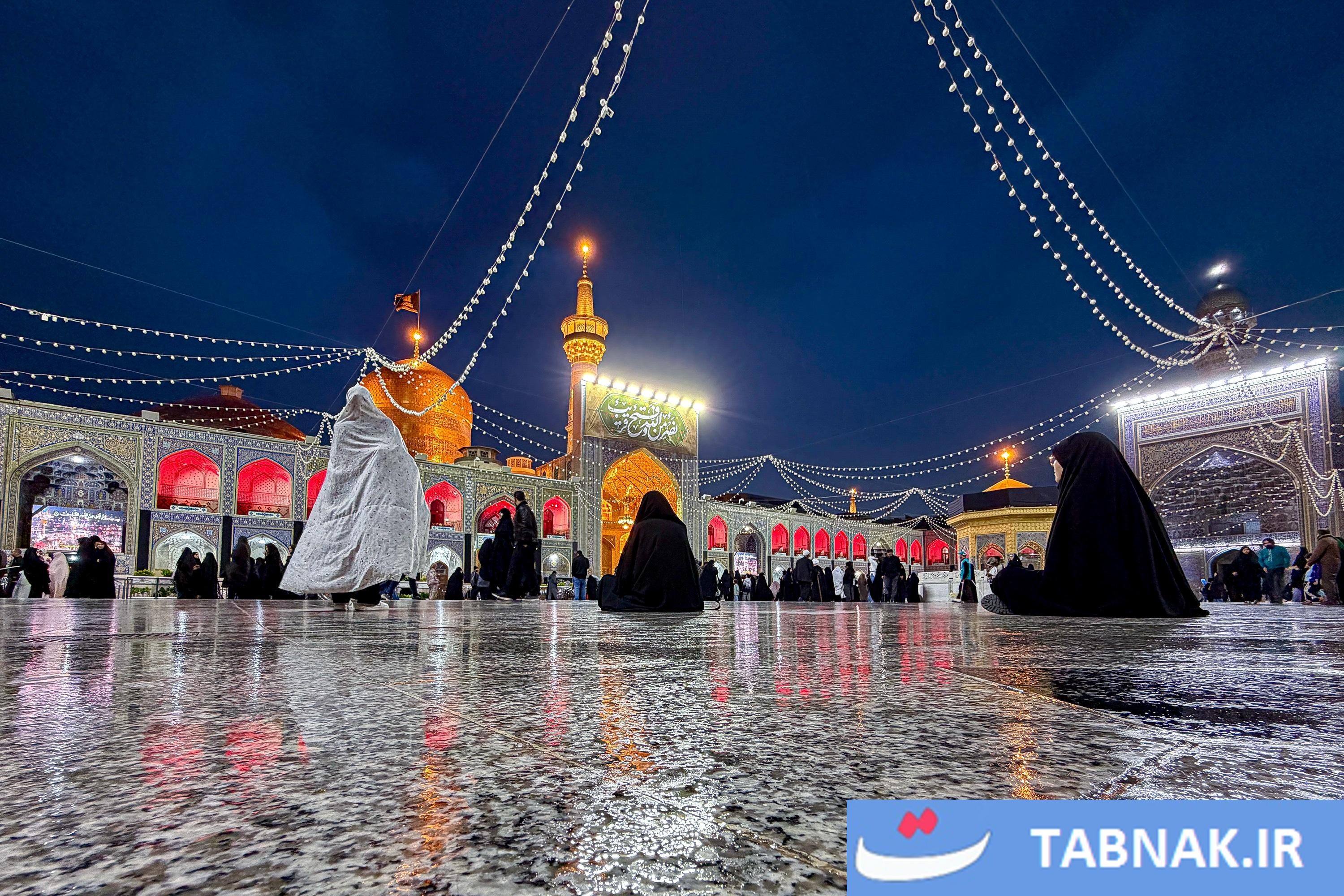 عکس: بارش باران بهاری در حرم مطهر رضوی