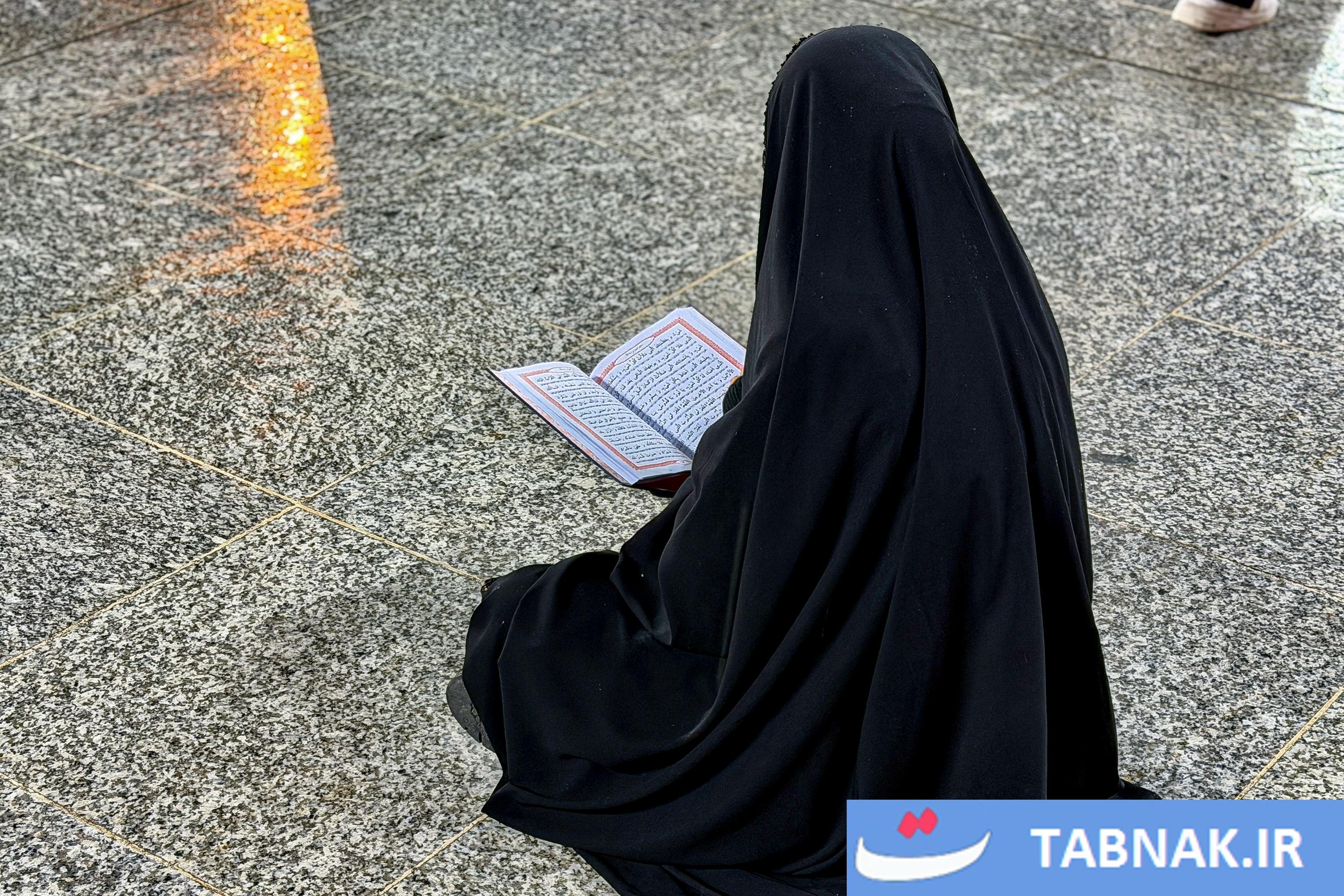 عکس: بارش باران بهاری در حرم مطهر رضوی
