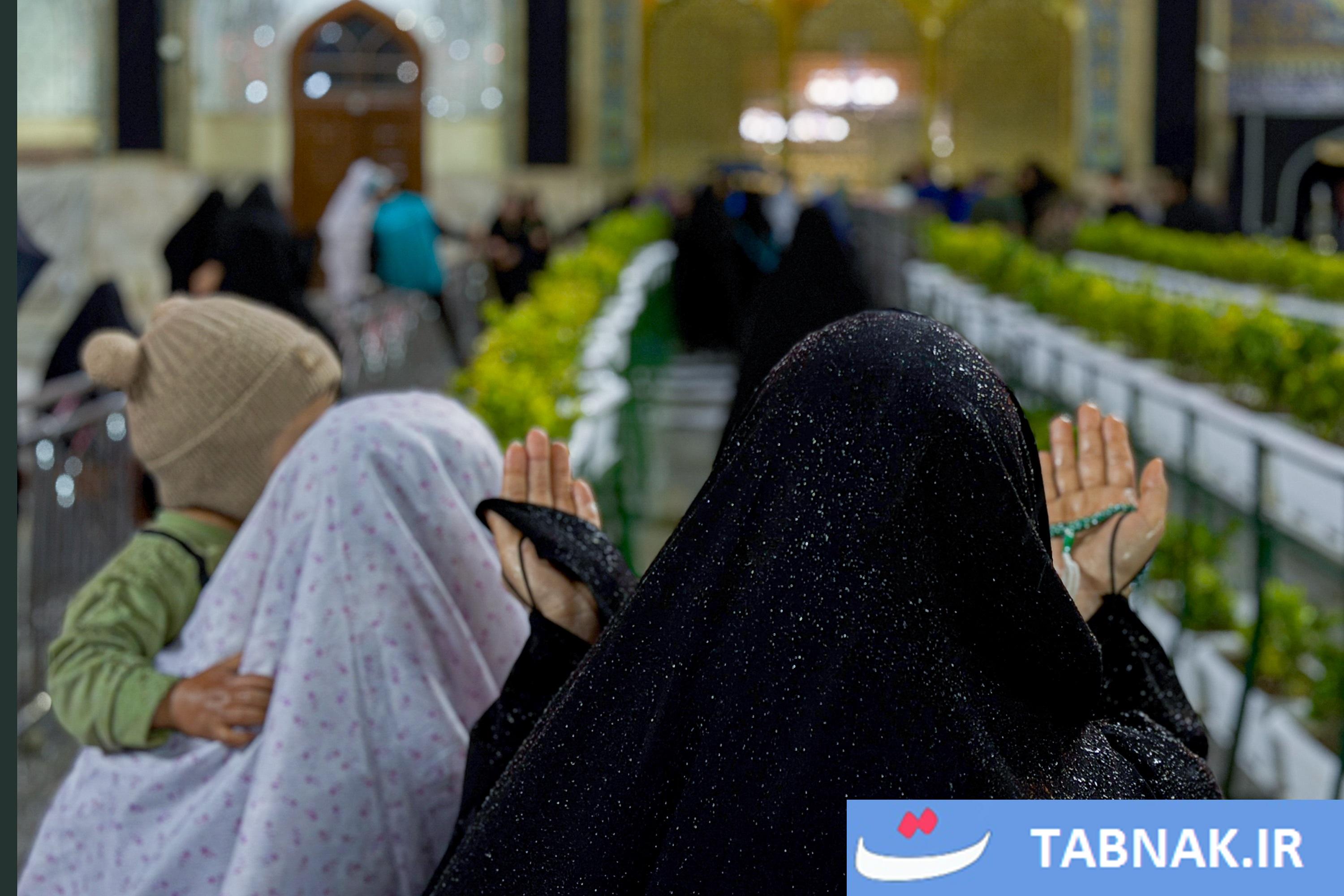 عکس: بارش باران بهاری در حرم مطهر رضوی