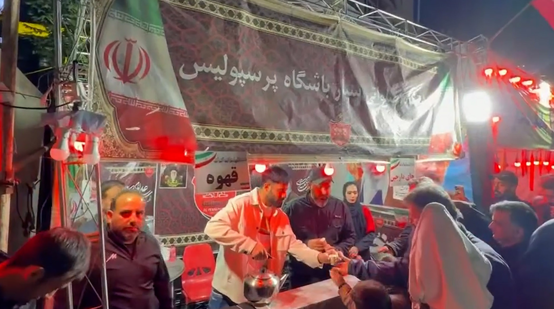 تصاویر کنعانی زادگان مدافع تیم ملی در تجمعات میدانی