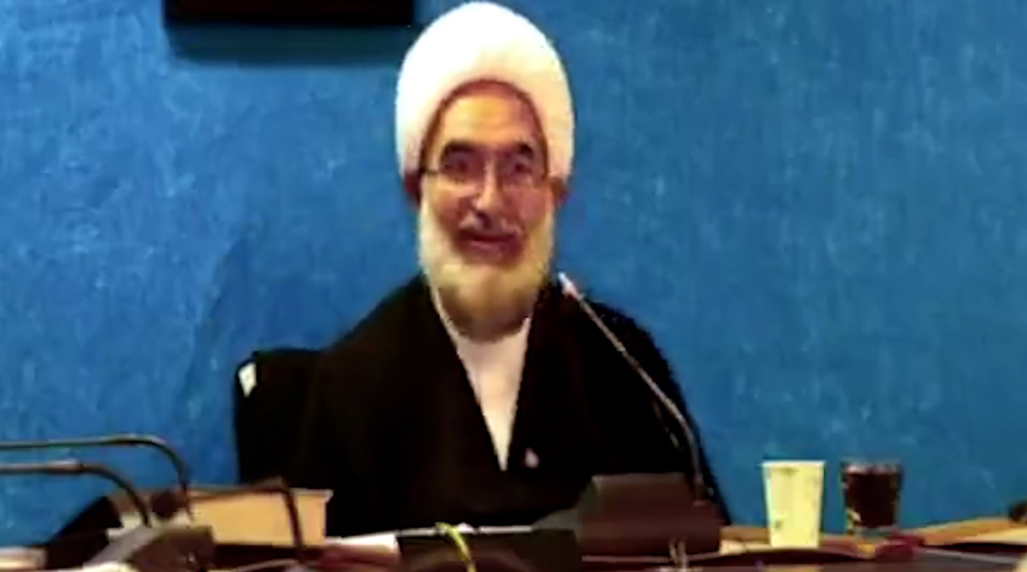 اعتراض امام جمعه موقت تهران به بازی سوپرانقلابی‌ها در زمین ترامپ