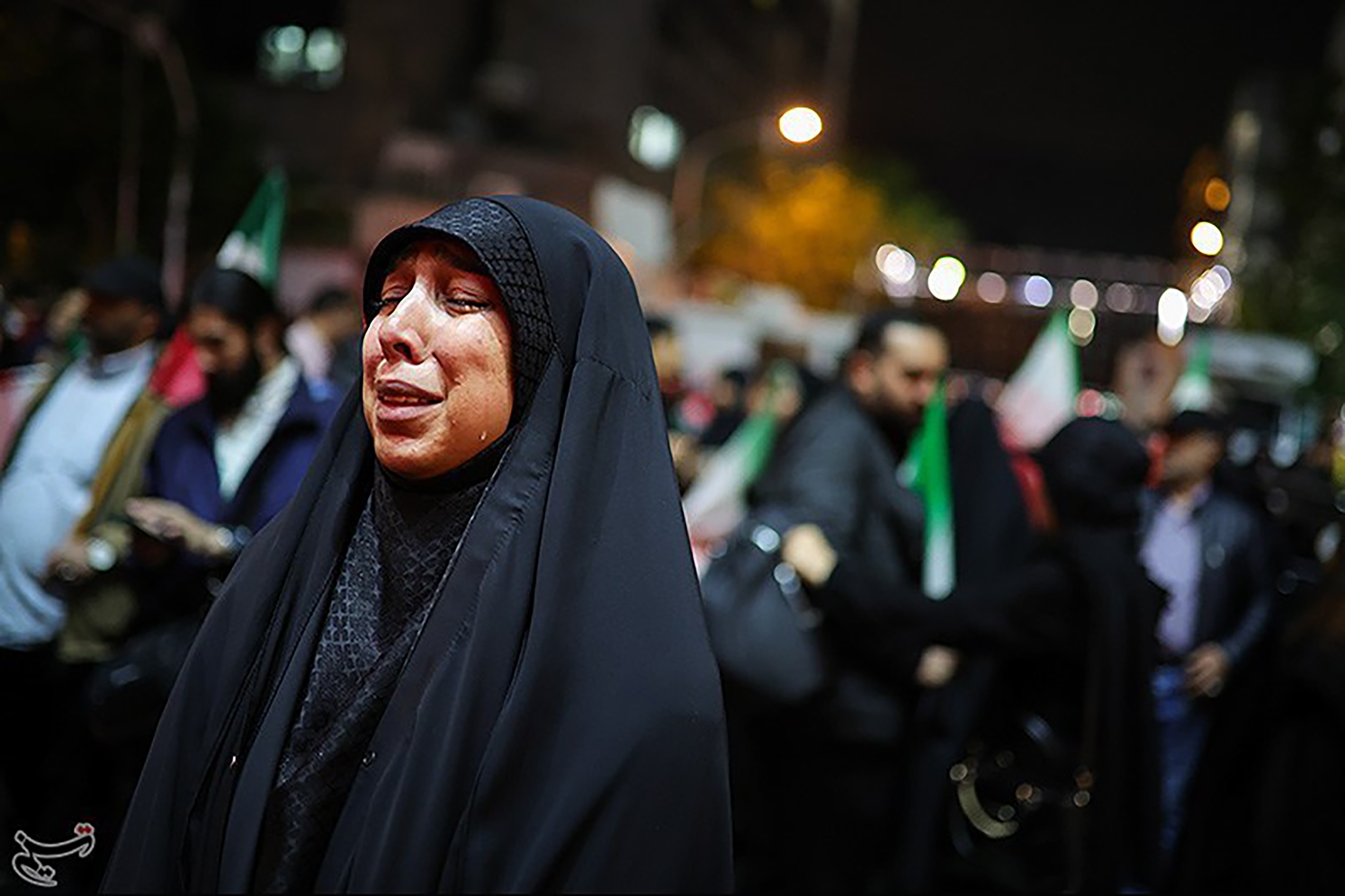 عکس: دلنوشته هایی به شهید خیابان کشور دوست