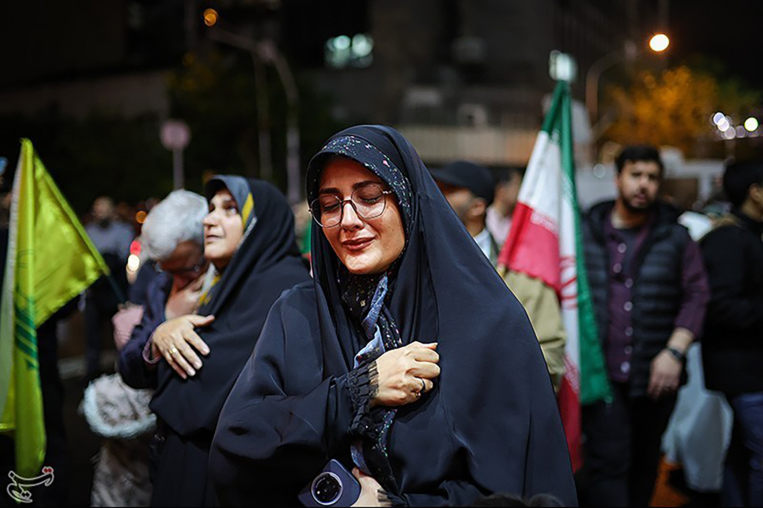 عکس: دلنوشته هایی به شهید خیابان کشور دوست
