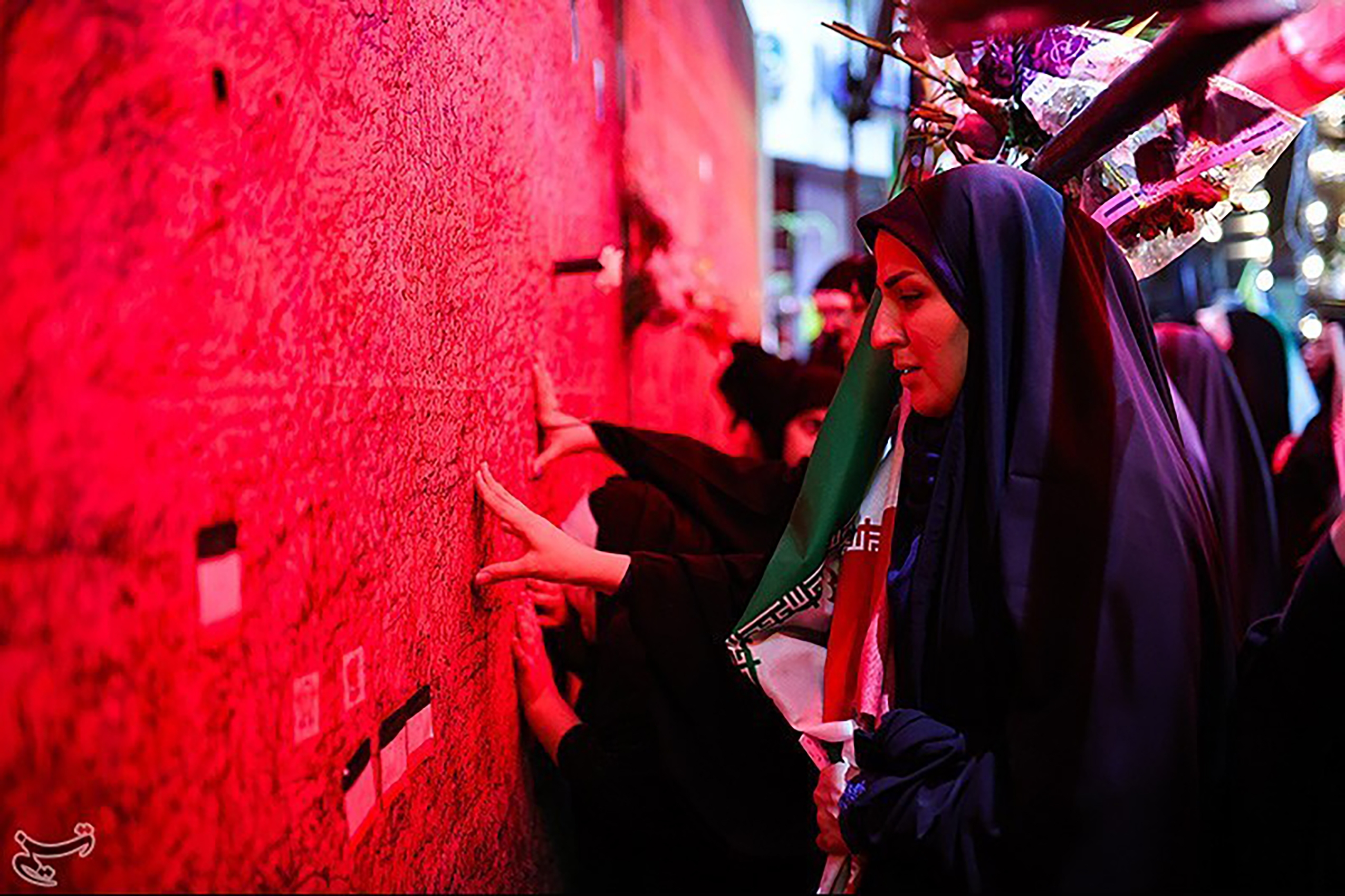 عکس: دلنوشته هایی به شهید خیابان کشور دوست