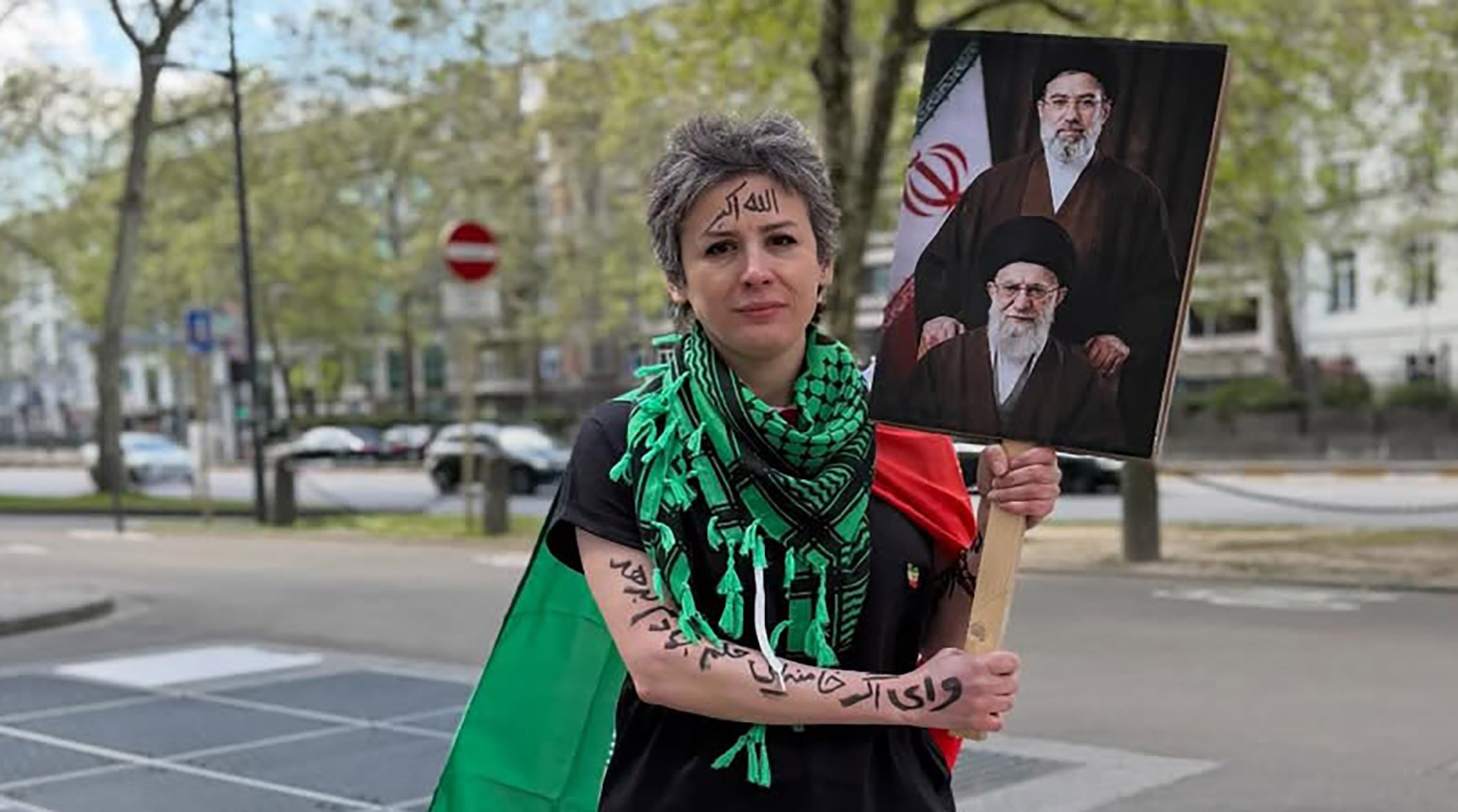 زن بی‌حجاب باغیرت: ایران را بدون خامنه‌ای‌ها نمی‌خواهم