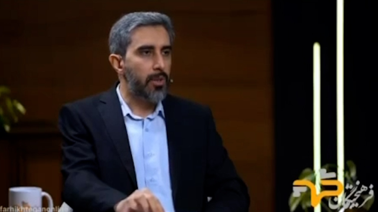 کنایه عضو شورای اطلاع رسانی دولت سیزدهم به امیرحسین ثابتی