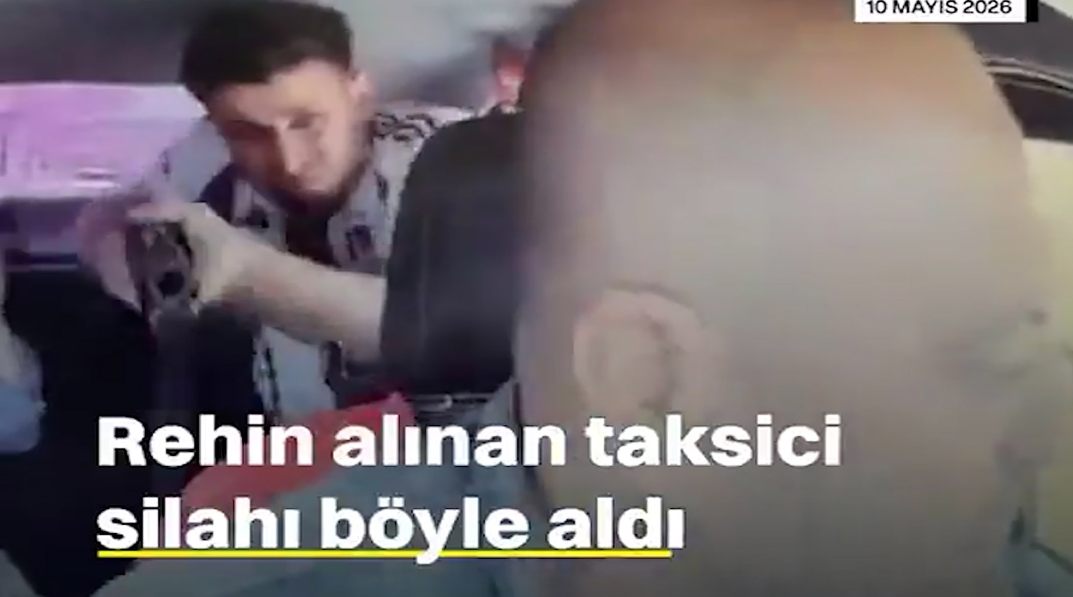 لحظه خلع سلاح خلافکار مسلح به شاتگان توسط راننده تاکسی