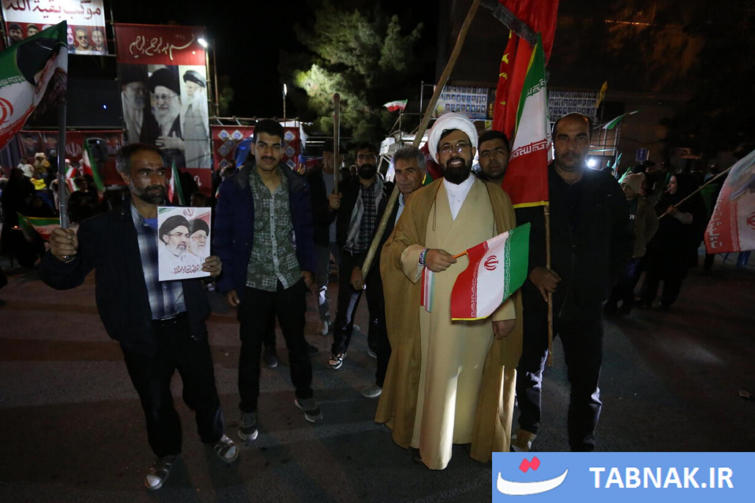 عکس: اتحاد مقدس، اجتماع مردمی در حمایت از رزمندگان اسلام