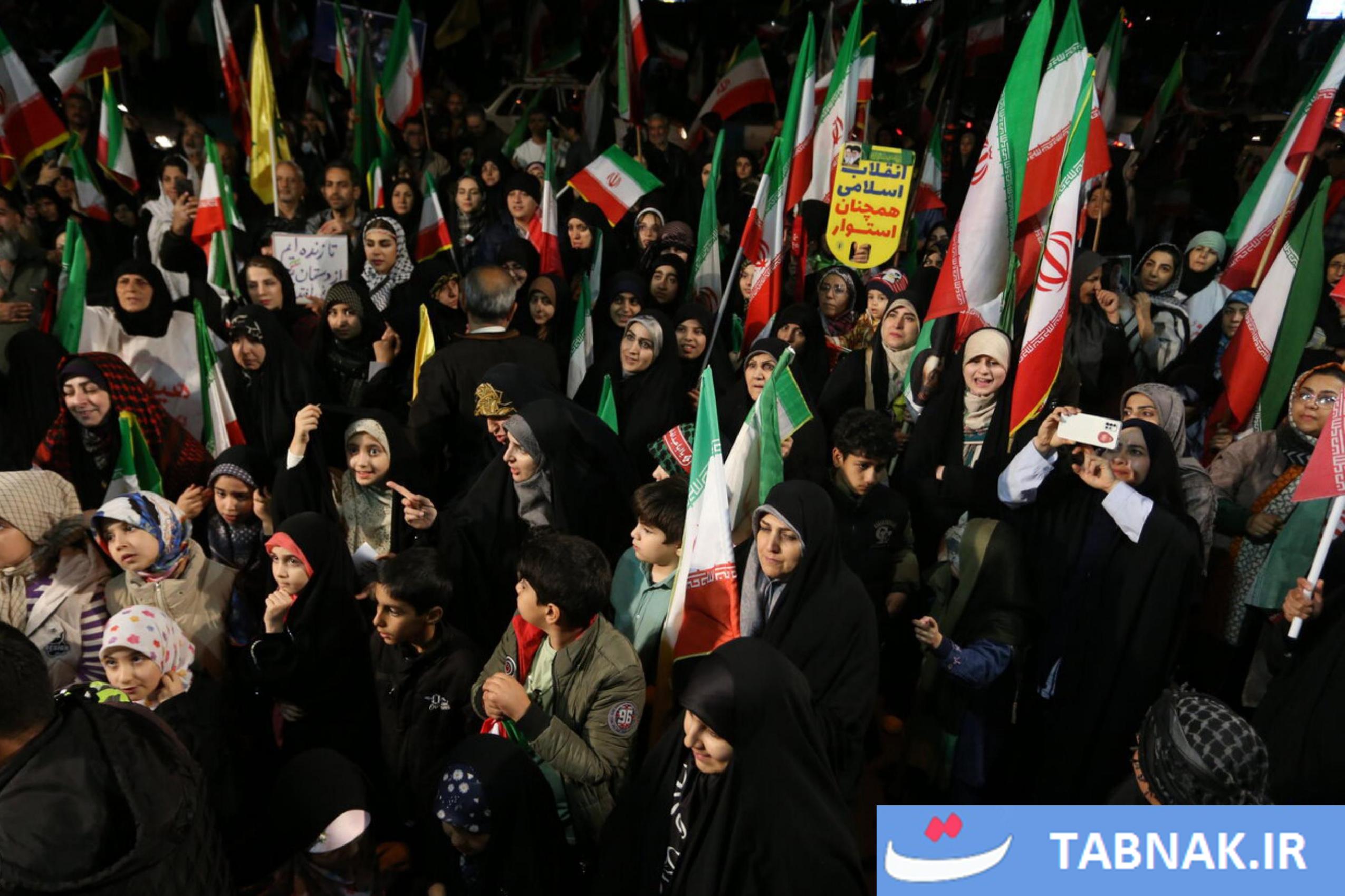 عکس: اتحاد مقدس، اجتماع مردمی در حمایت از رزمندگان اسلام