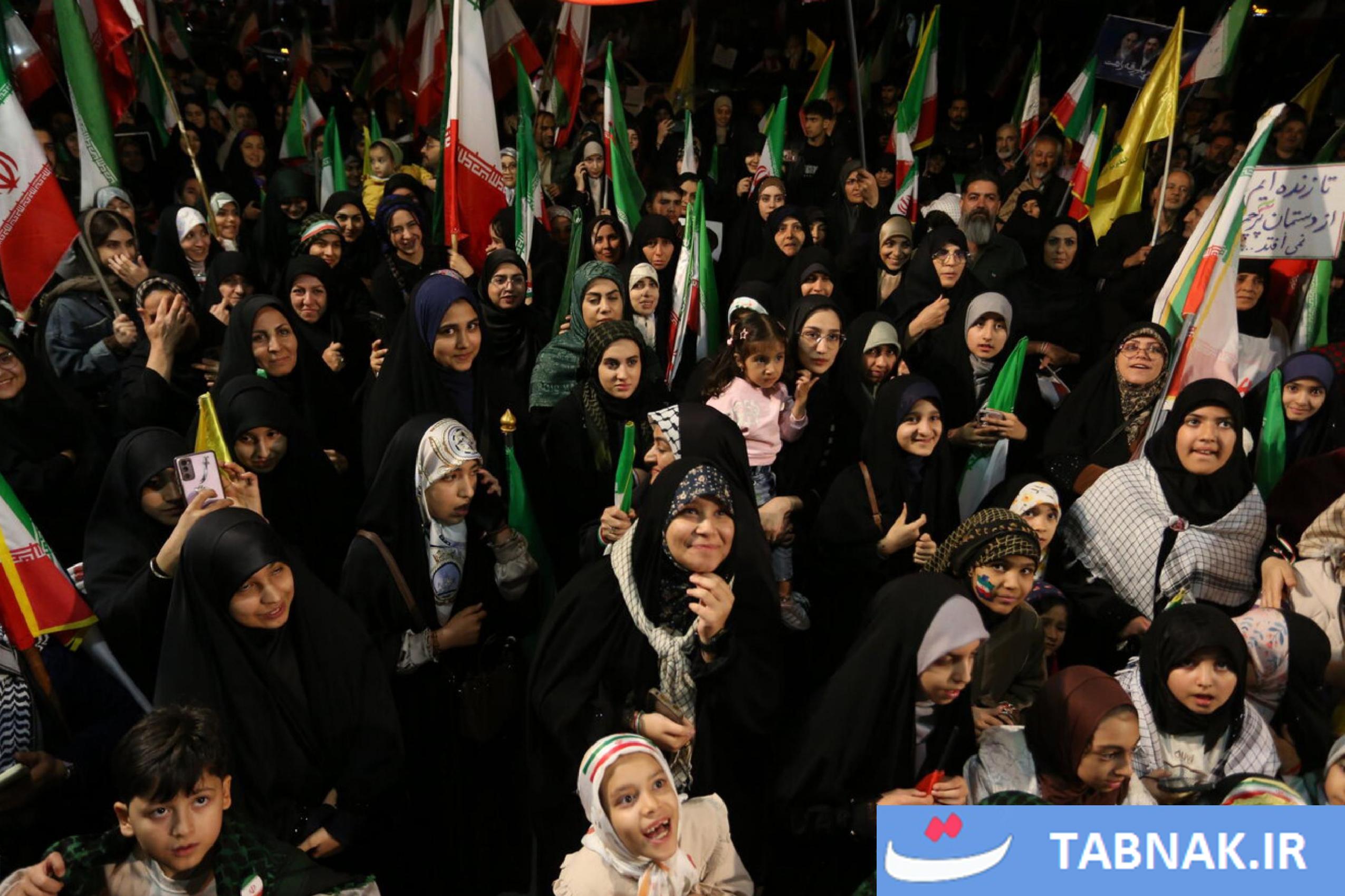 عکس: اتحاد مقدس، اجتماع مردمی در حمایت از رزمندگان اسلام