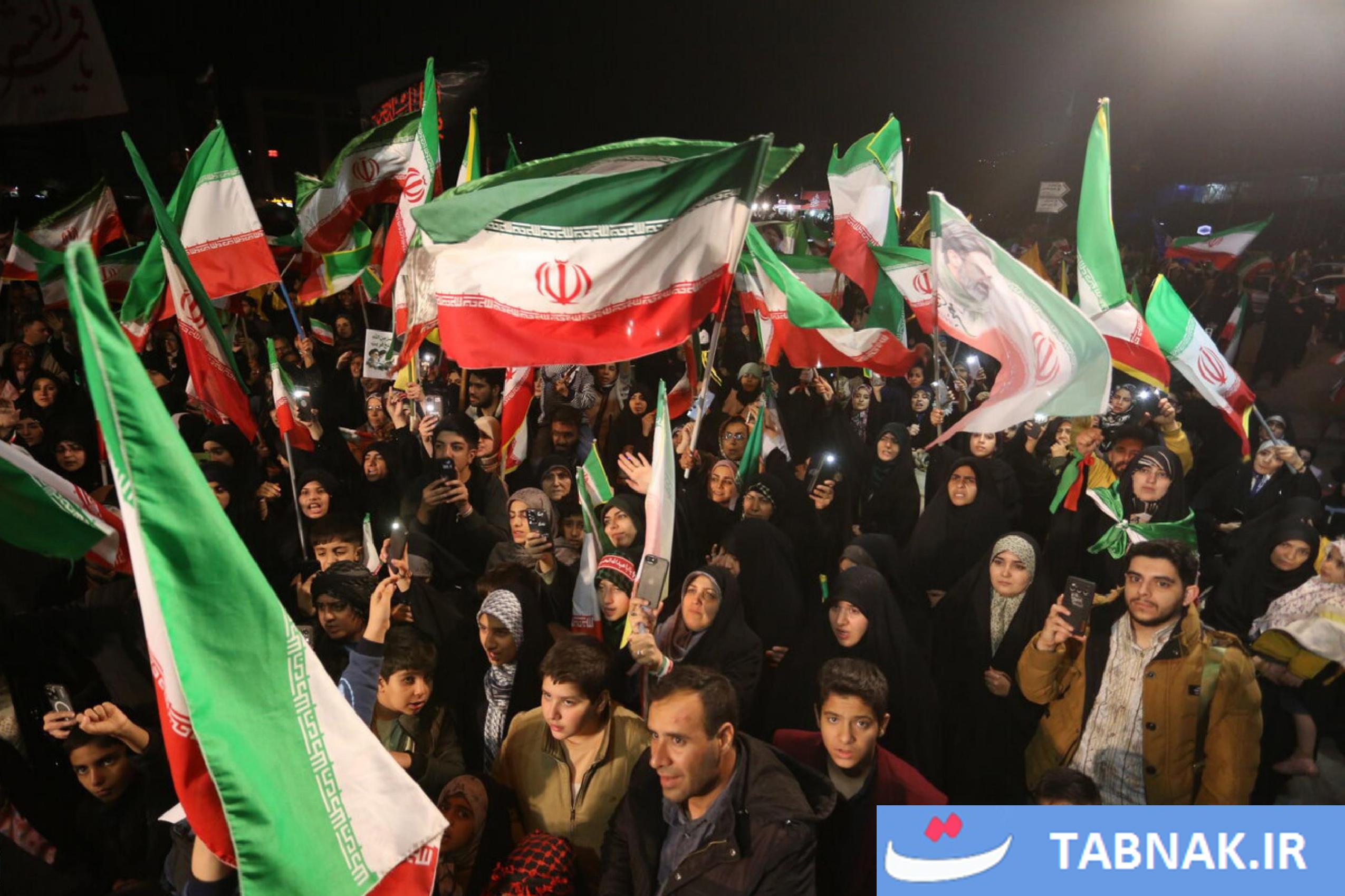 عکس: اتحاد مقدس، اجتماع مردمی در حمایت از رزمندگان اسلام
