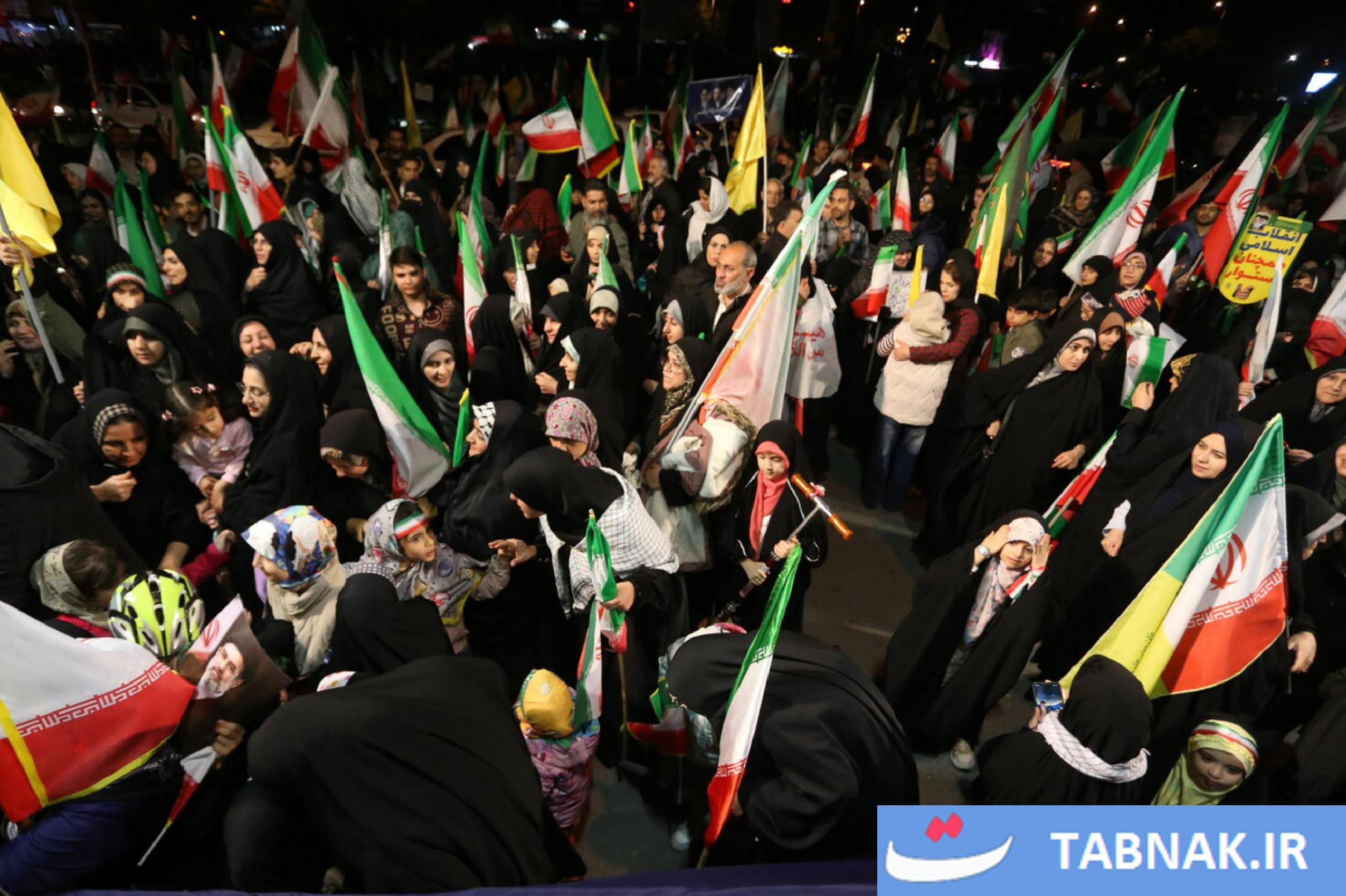 عکس: اتحاد مقدس، اجتماع مردمی در حمایت از رزمندگان اسلام