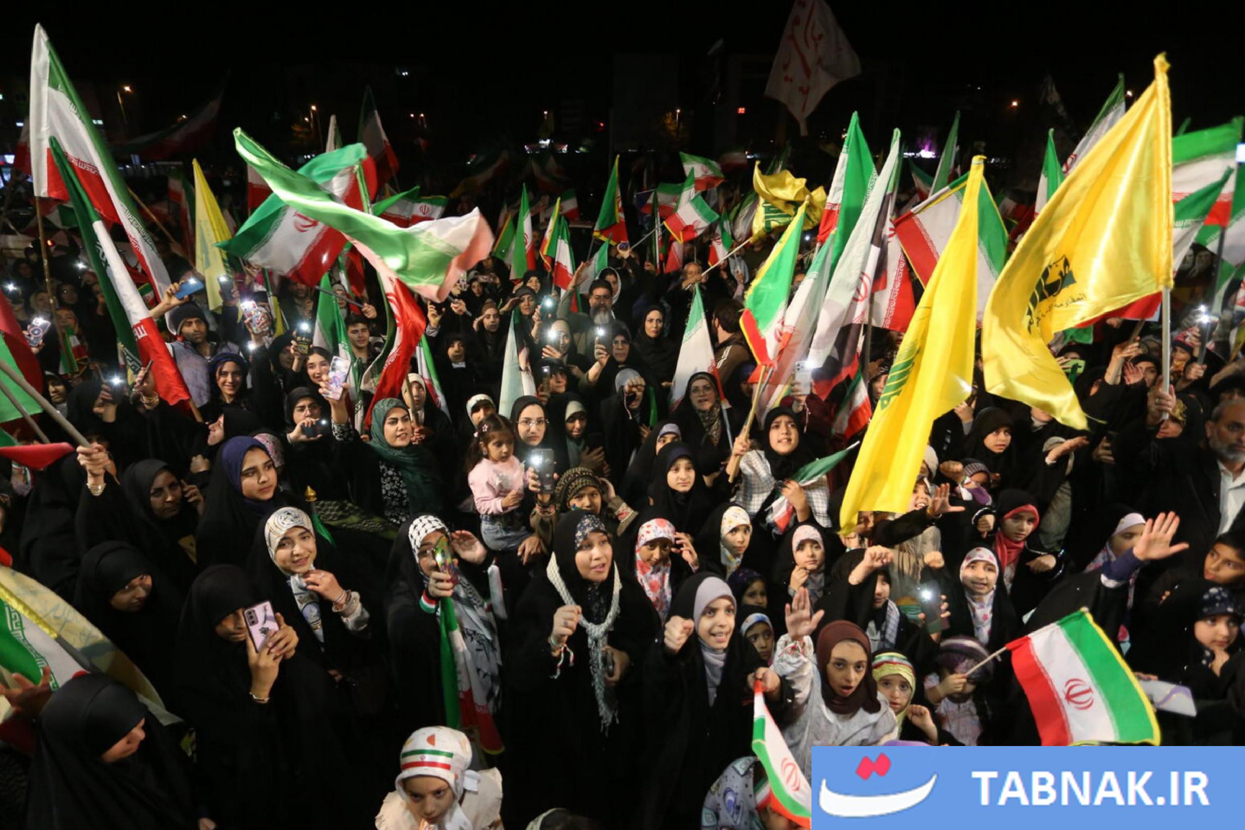 عکس: اتحاد مقدس، اجتماع مردمی در حمایت از رزمندگان اسلام