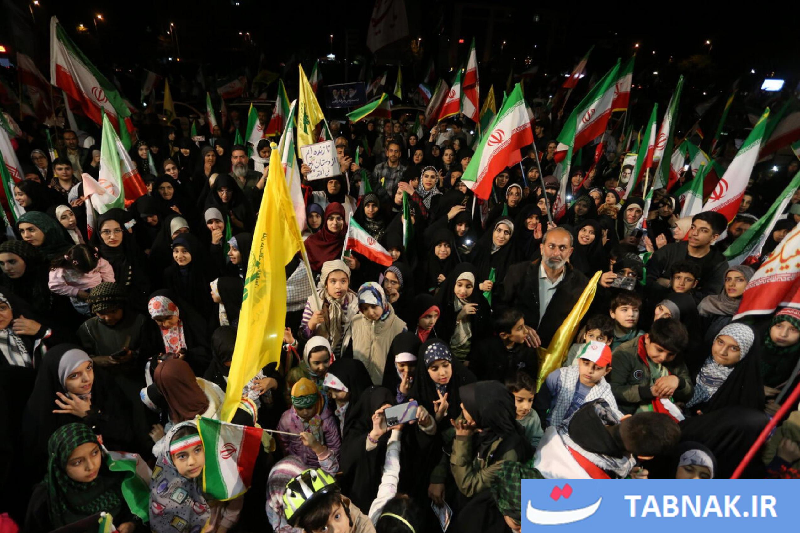 عکس: اتحاد مقدس، اجتماع مردمی در حمایت از رزمندگان اسلام