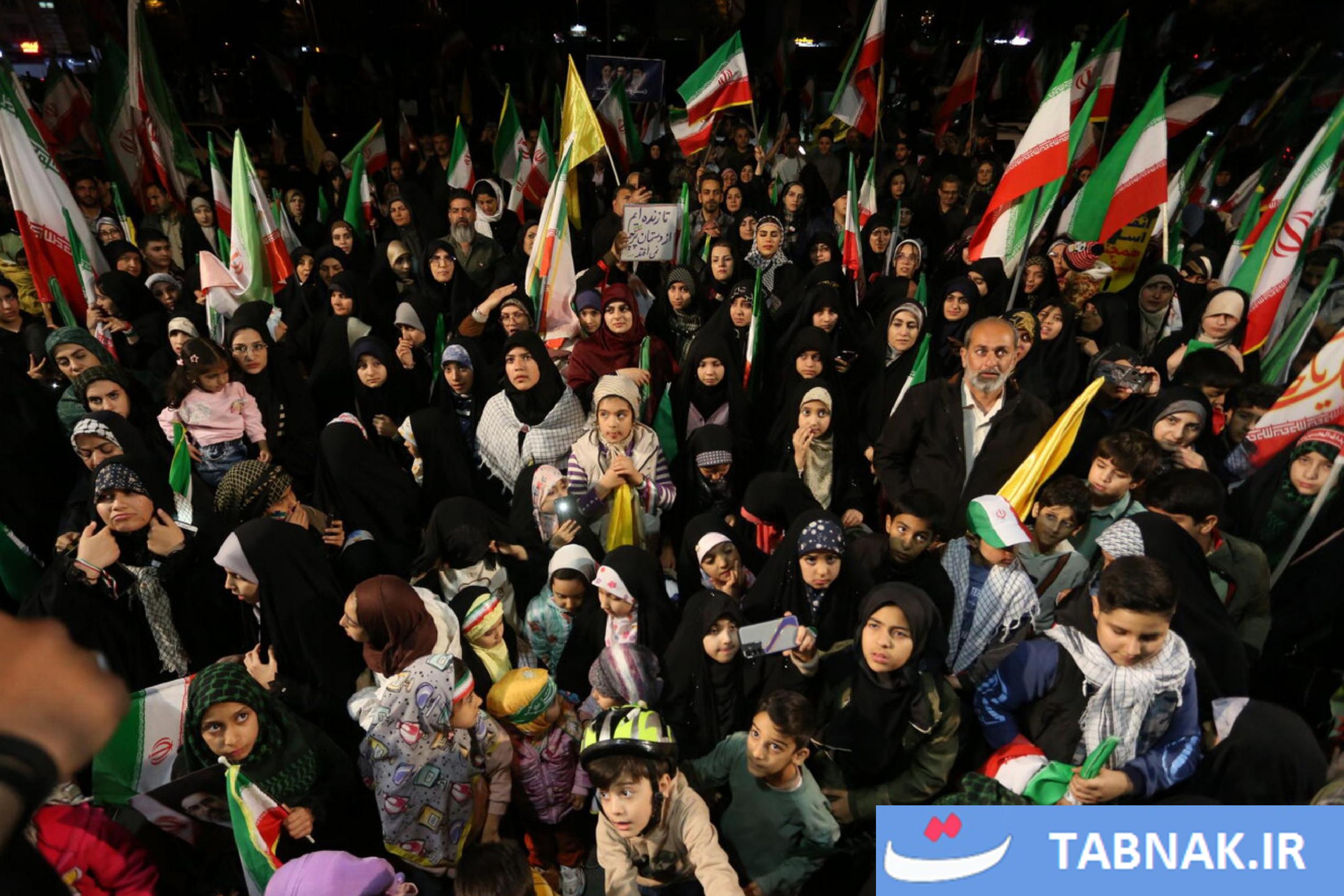عکس: اتحاد مقدس، اجتماع مردمی در حمایت از رزمندگان اسلام