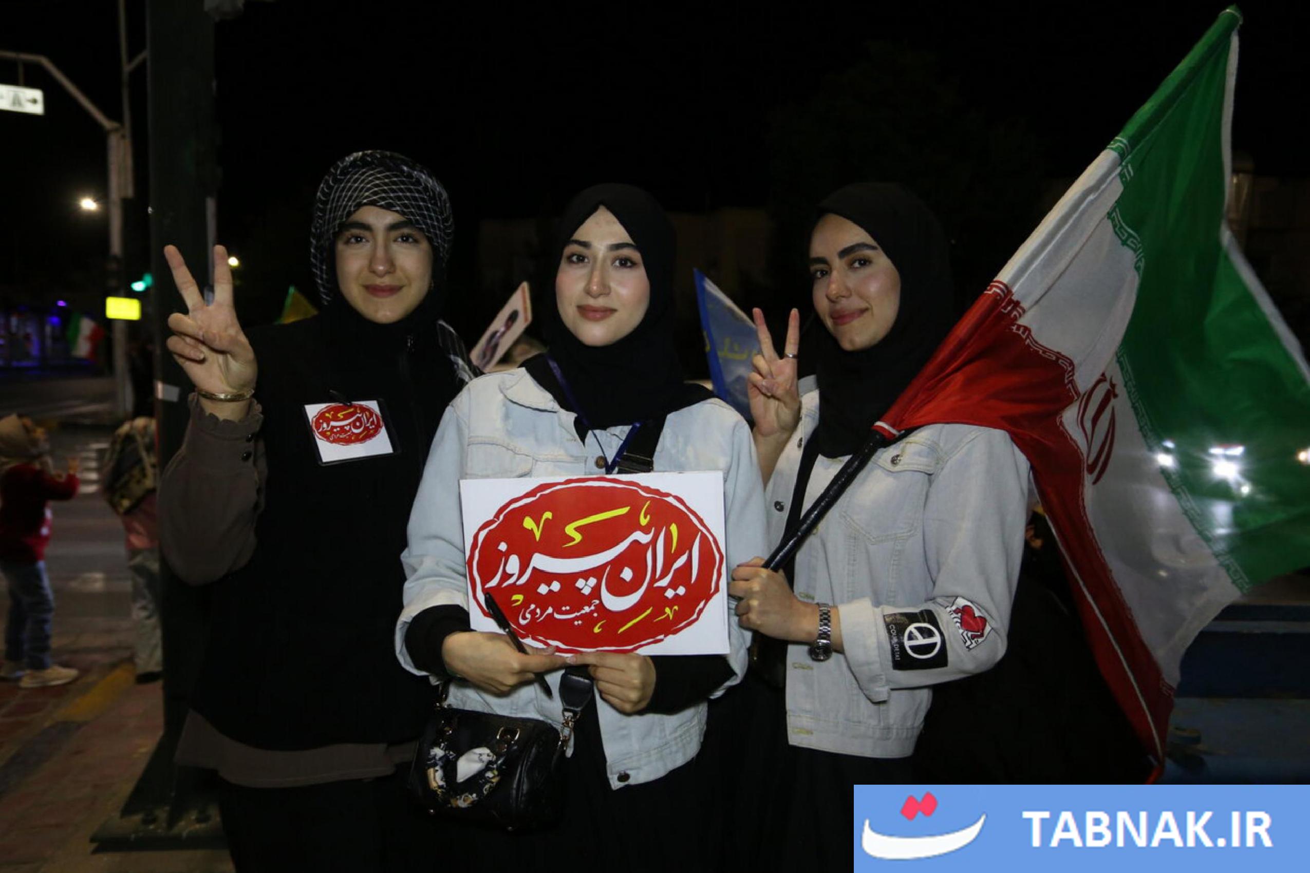 عکس: اتحاد مقدس، اجتماع مردمی در حمایت از رزمندگان اسلام