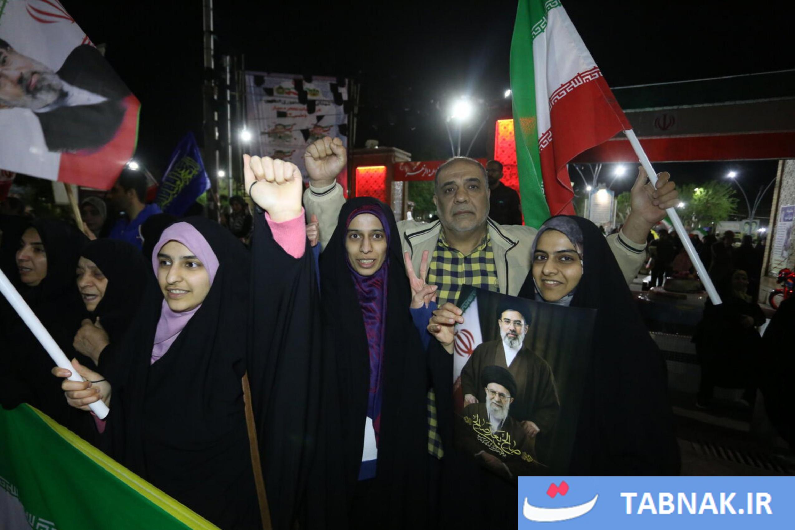 عکس: اتحاد مقدس، اجتماع مردمی در حمایت از رزمندگان اسلام