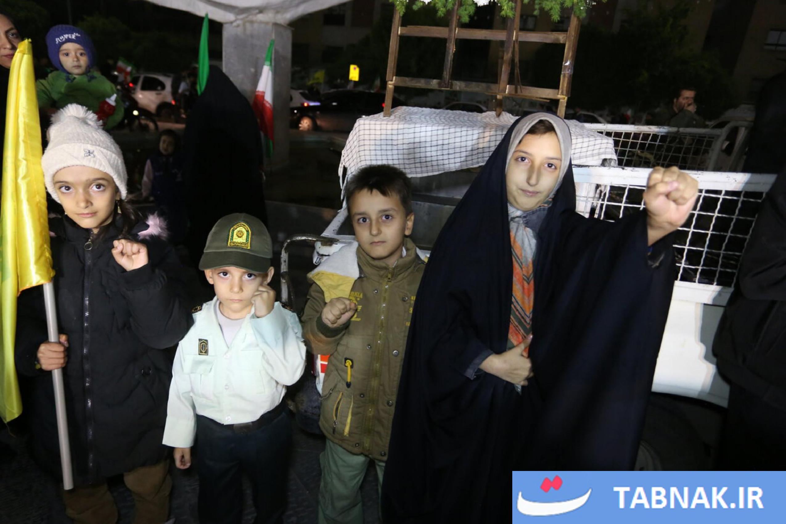 عکس: اتحاد مقدس، اجتماع مردمی در حمایت از رزمندگان اسلام