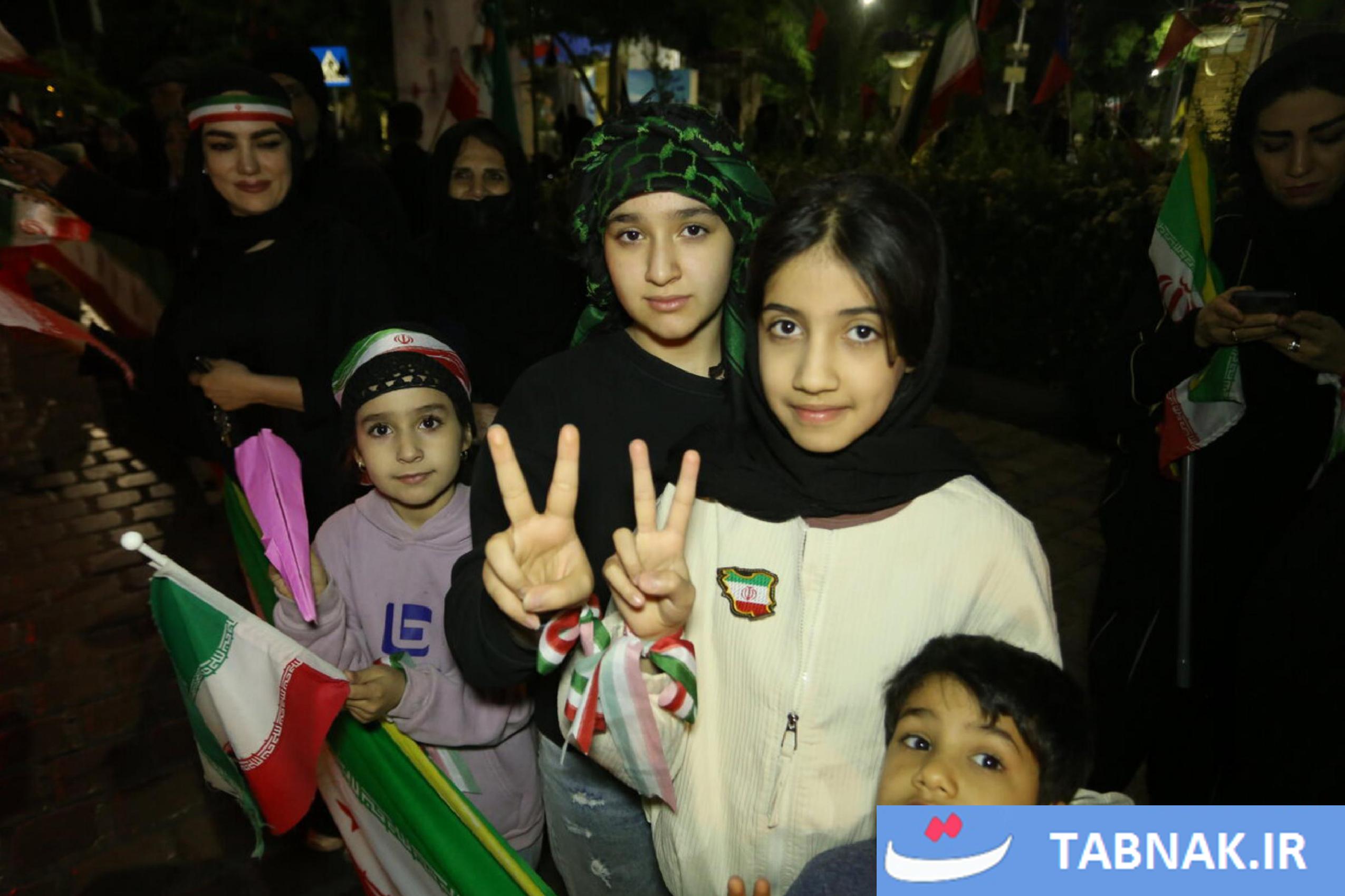 عکس: اتحاد مقدس، اجتماع مردمی در حمایت از رزمندگان اسلام
