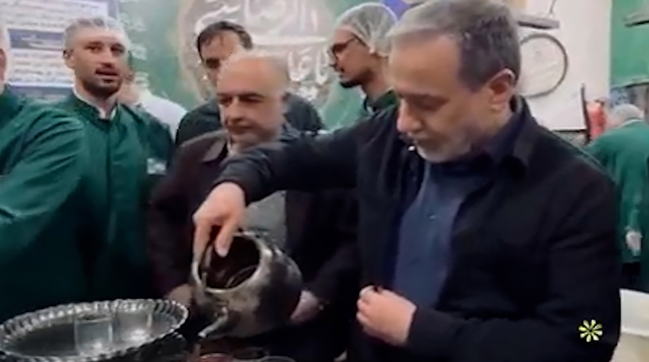 وزیر امورخارجه مهمان چایخانه امام رضا (ع)