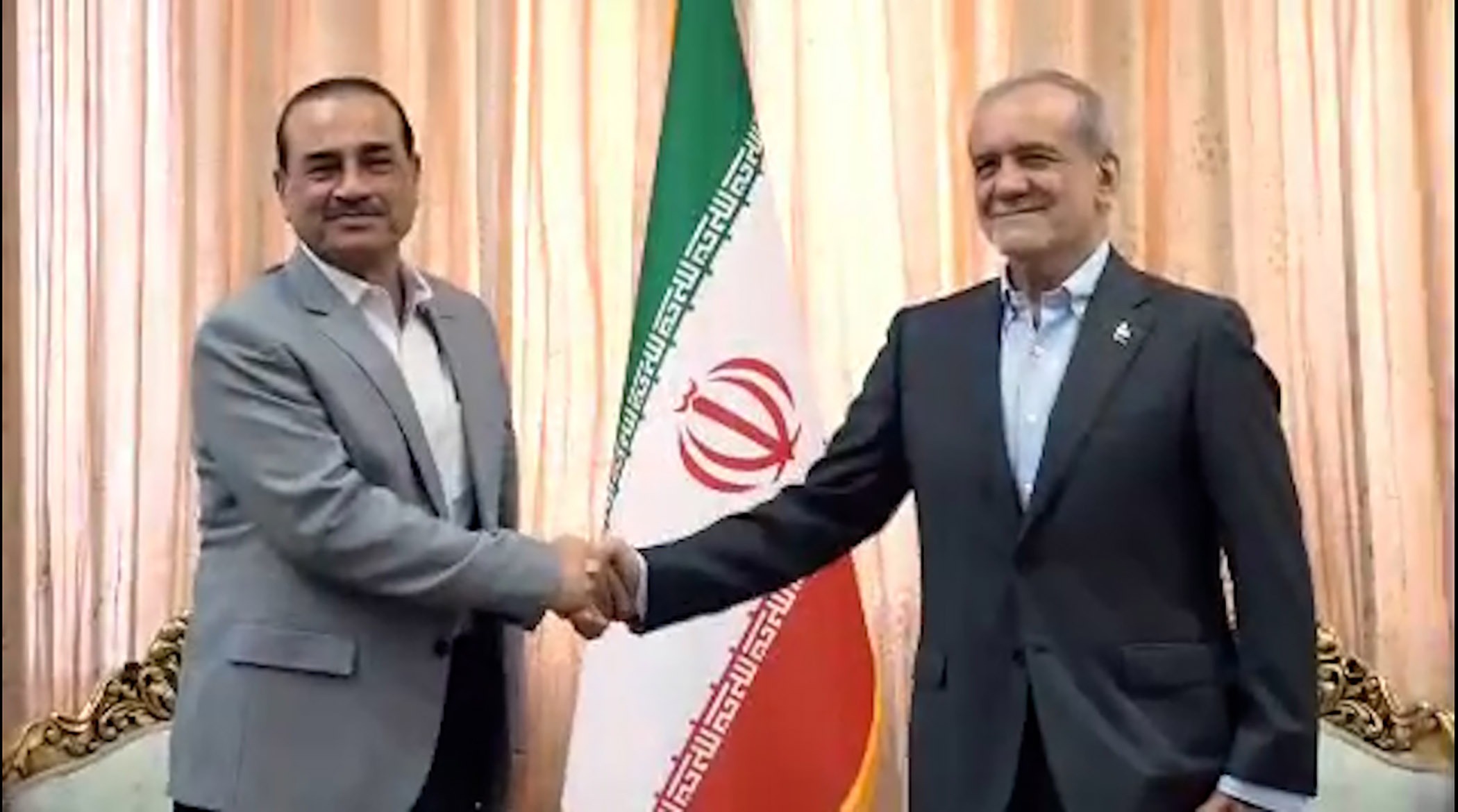 دیدار عاصم منیر با پزشکیان و عراقچی