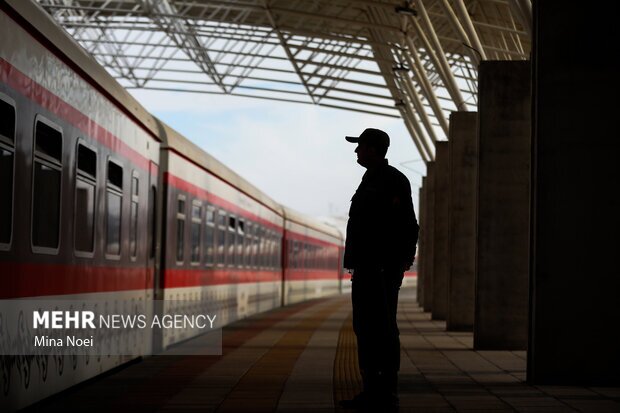 آغاز پیش فروش بلیت قطارهای مسافری اربعین