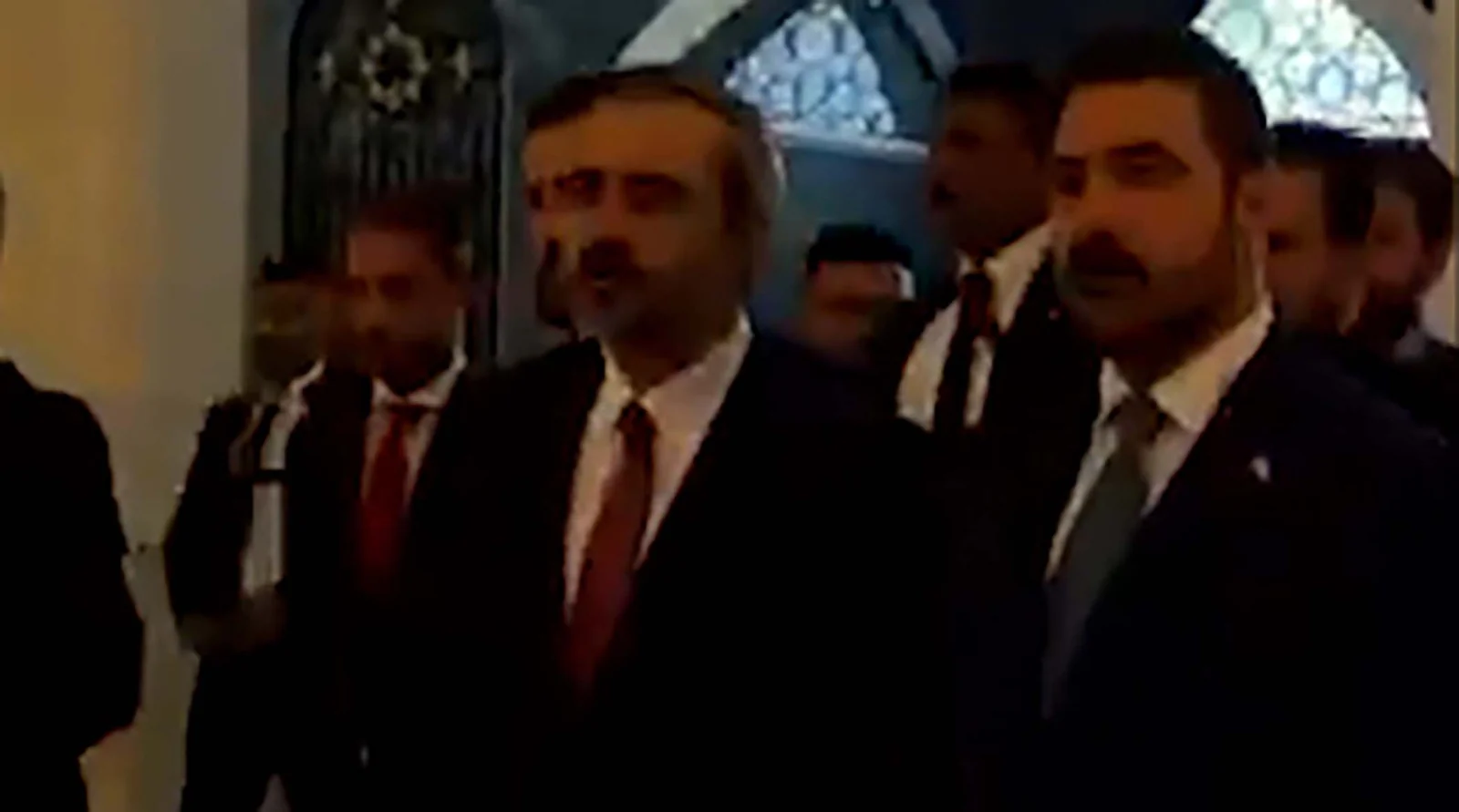 نخست وزیر عراق در حرم حضرت زینب