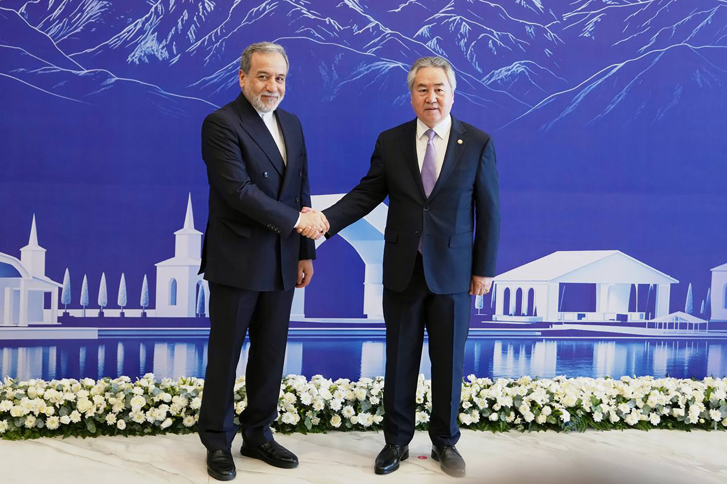 عکس: حضور و سخنرانی وزیر امور خارجه در نشست شورای وزیران سازمان همکاری شانگهای در قرقیزستان