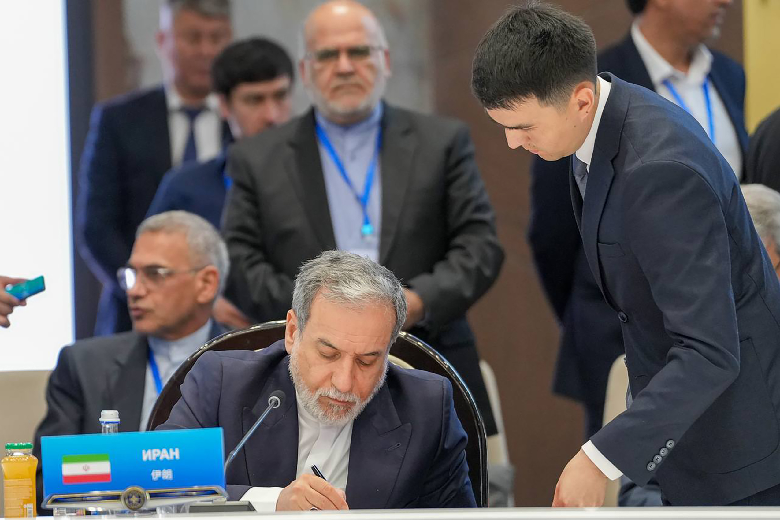 عکس: حضور و سخنرانی وزیر امور خارجه در نشست شورای وزیران سازمان همکاری شانگهای در قرقیزستان
