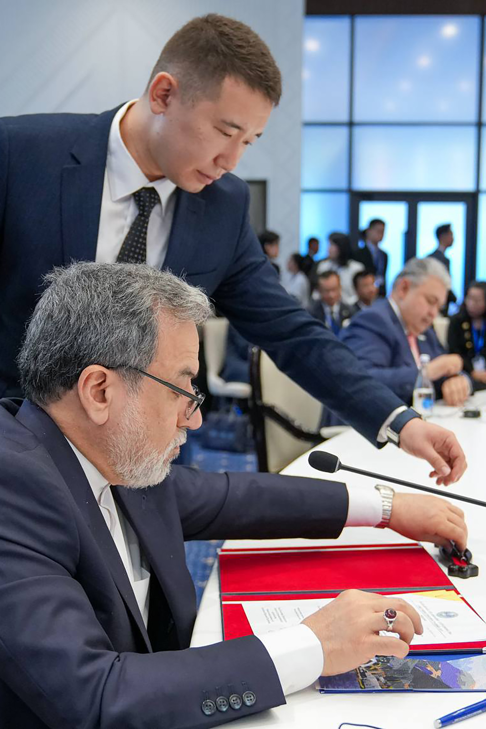عکس: حضور و سخنرانی وزیر امور خارجه در نشست شورای وزیران سازمان همکاری شانگهای در قرقیزستان