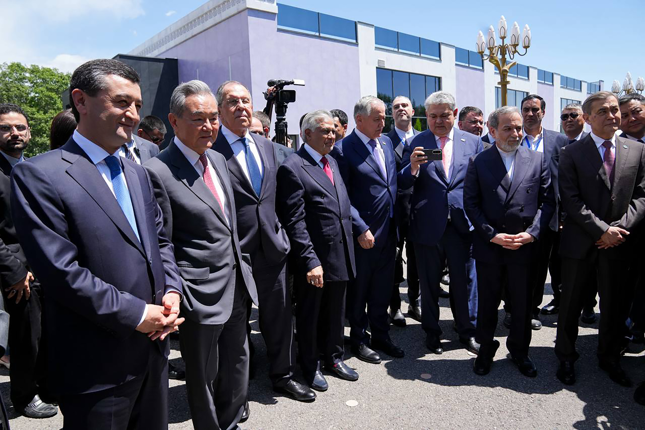 عکس: حضور و سخنرانی وزیر امور خارجه در نشست شورای وزیران سازمان همکاری شانگهای در قرقیزستان