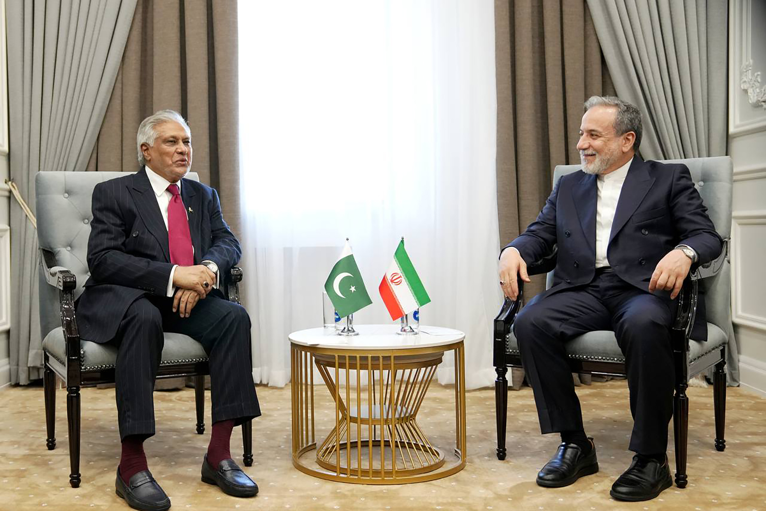 عکس: حضور و سخنرانی وزیر امور خارجه در نشست شورای وزیران سازمان همکاری شانگهای در قرقیزستان