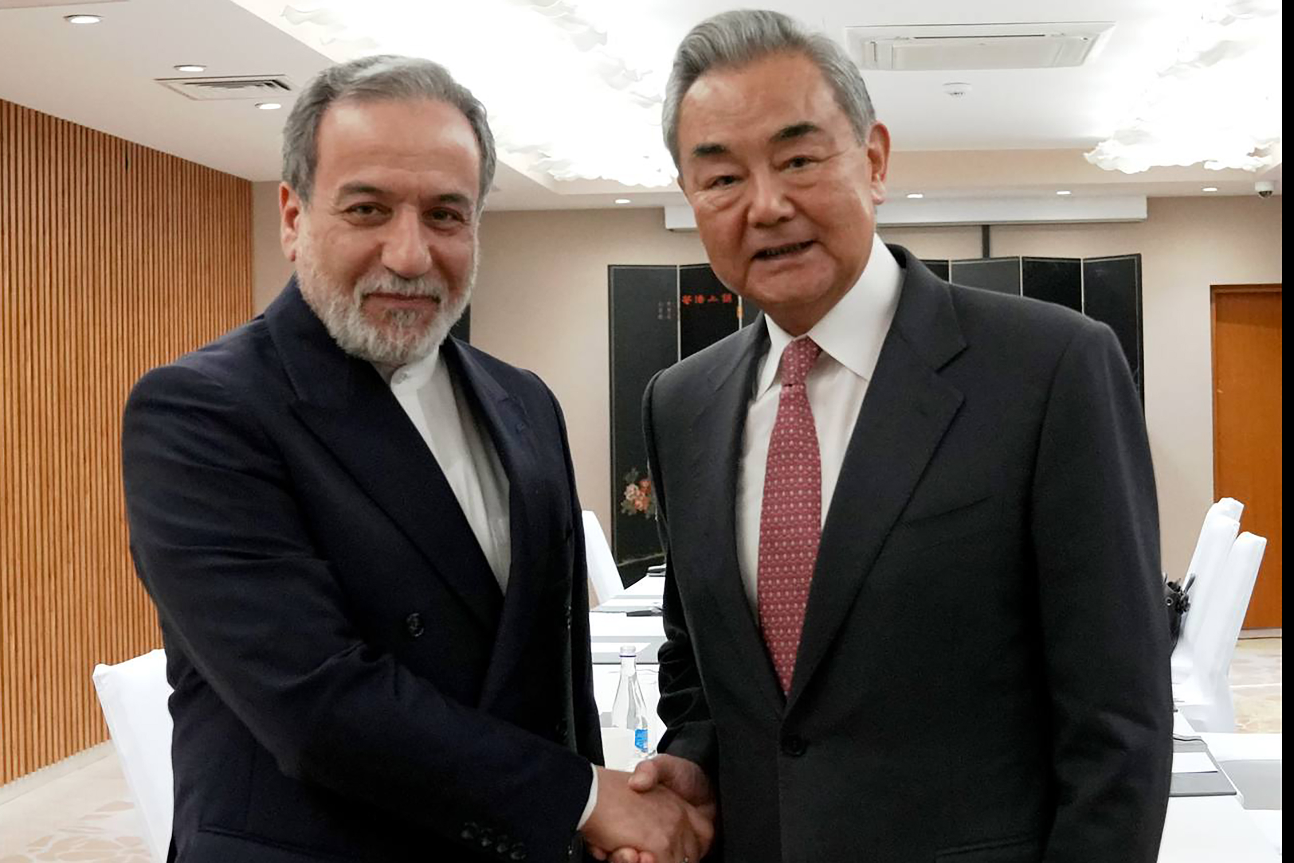 عکس: حضور و سخنرانی وزیر امور خارجه در نشست شورای وزیران سازمان همکاری شانگهای در قرقیزستان