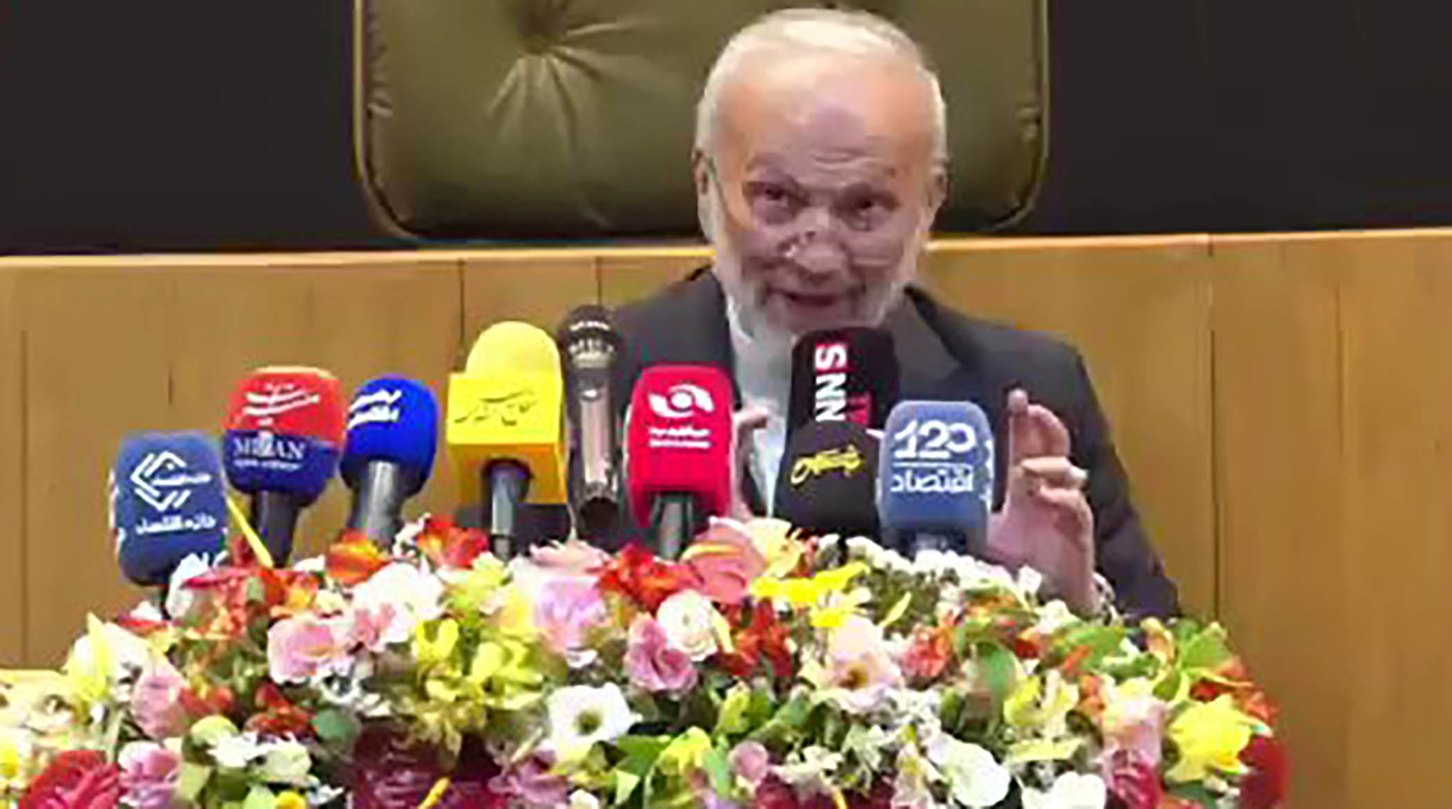 متکی: اگر ما یک پایگاه آمریکا را بگیریم...
