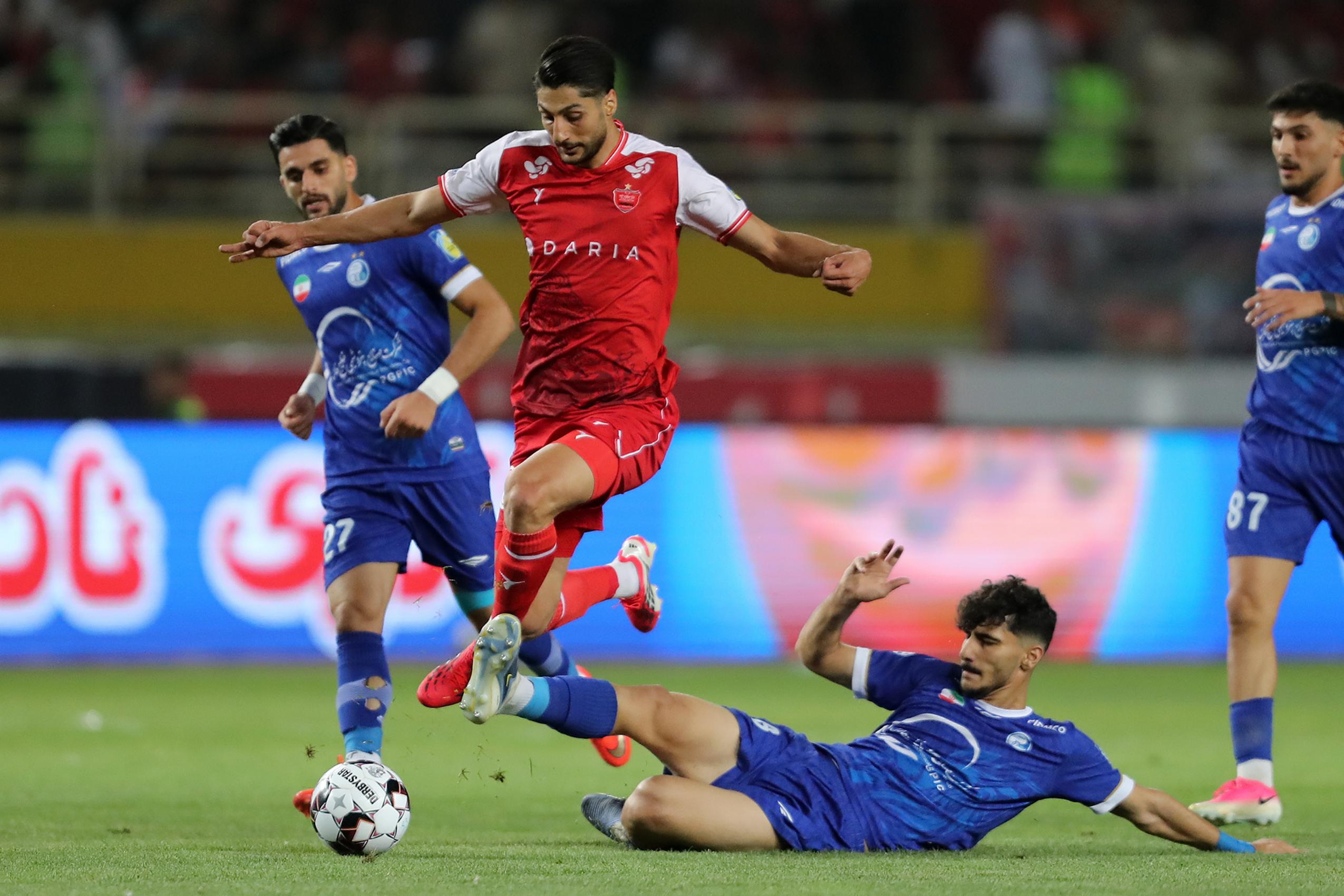 عکس: دربی ۱۰۷ - استقلال و پرسپولیس