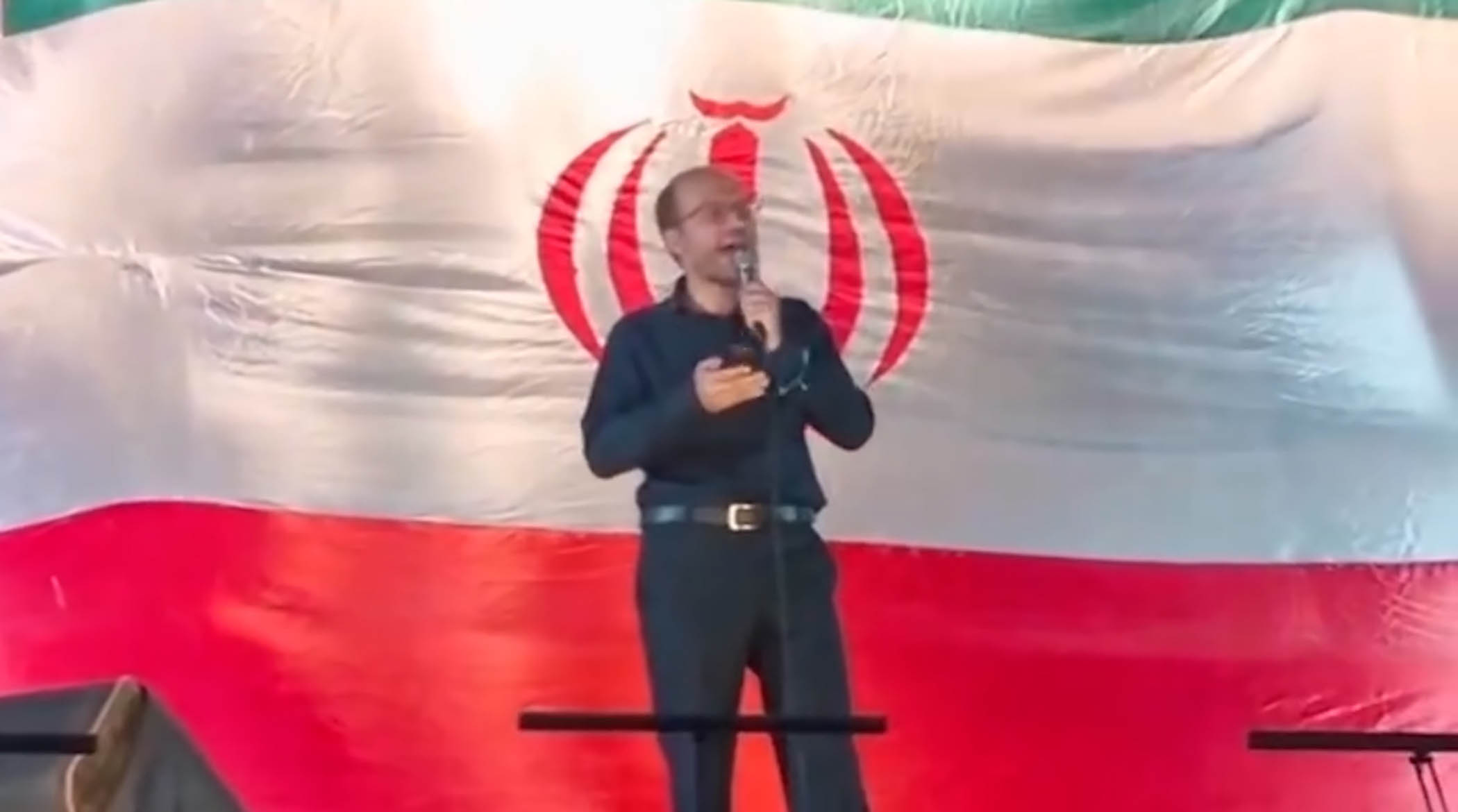 تشدید شعارها علیه حسن روحانی: وطن فروش خائن