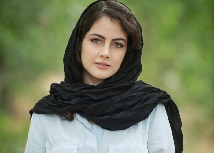 بیوگرافی بازیگر خجسته در بامداد خمار