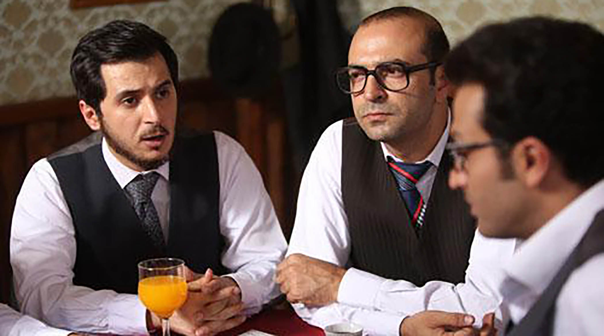 خوانندگی پسر وزیر سابق را ببینید و بشنوید