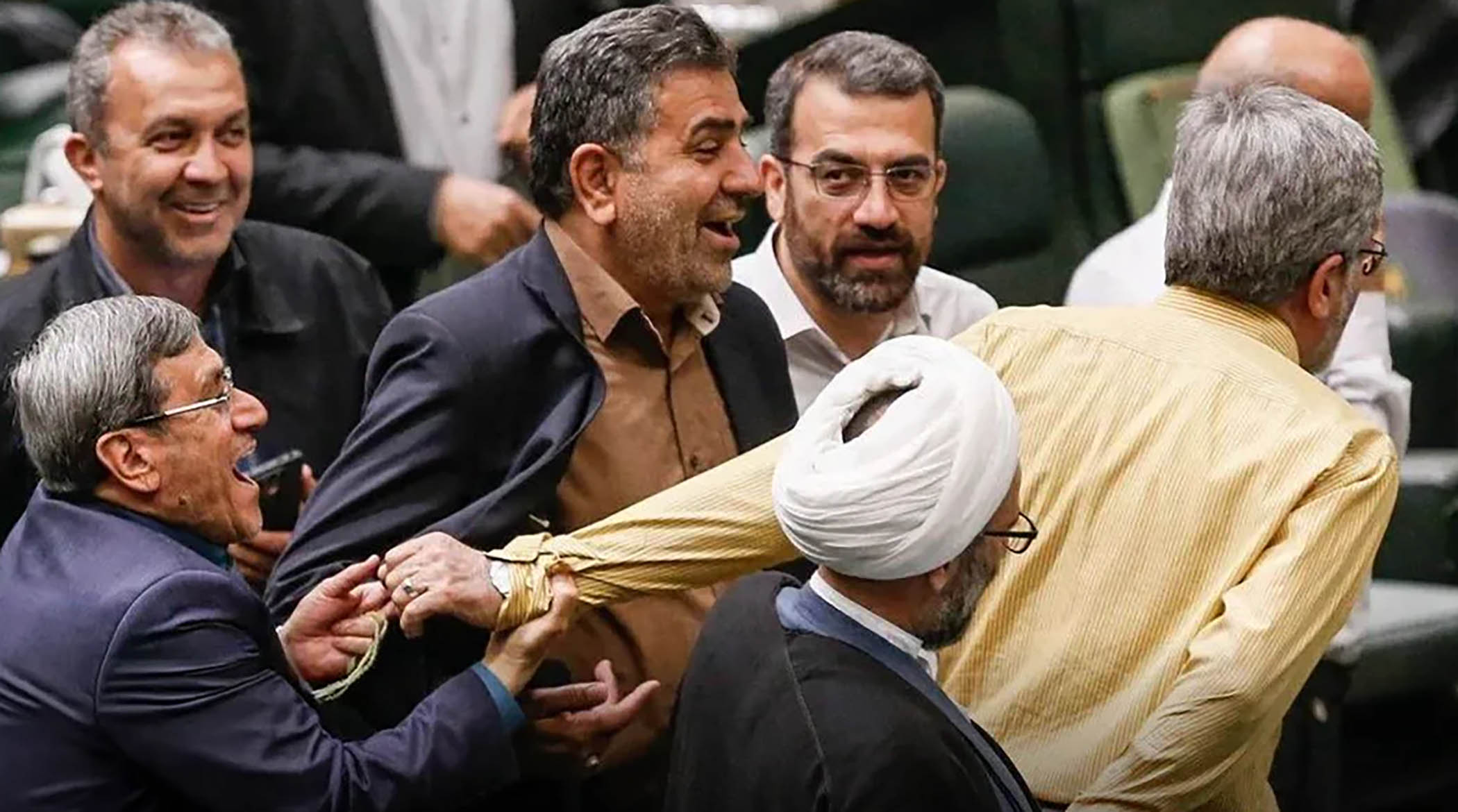 طعنه کوچک‌زاده به پسر پزشکیان را ببینید