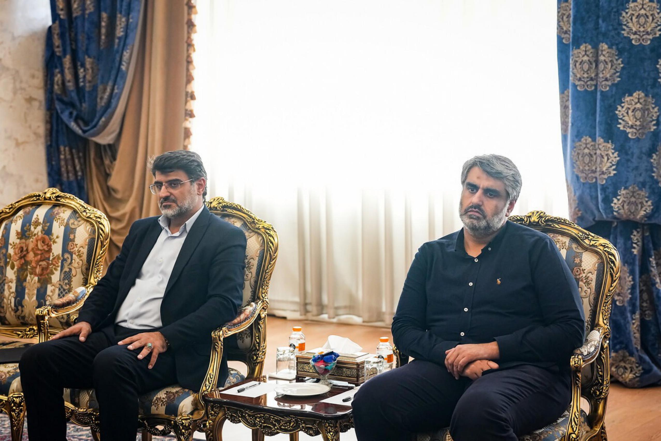 عکس: دیدار فرمانده انتظامی کشور با رئیس مجلس